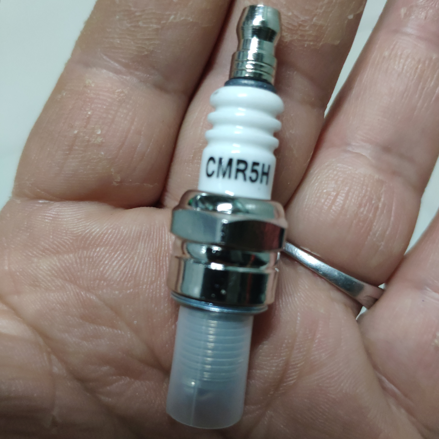 汽油锯火花塞 飞机模型 航模火花塞 CMR5H CMR7H CMR6A