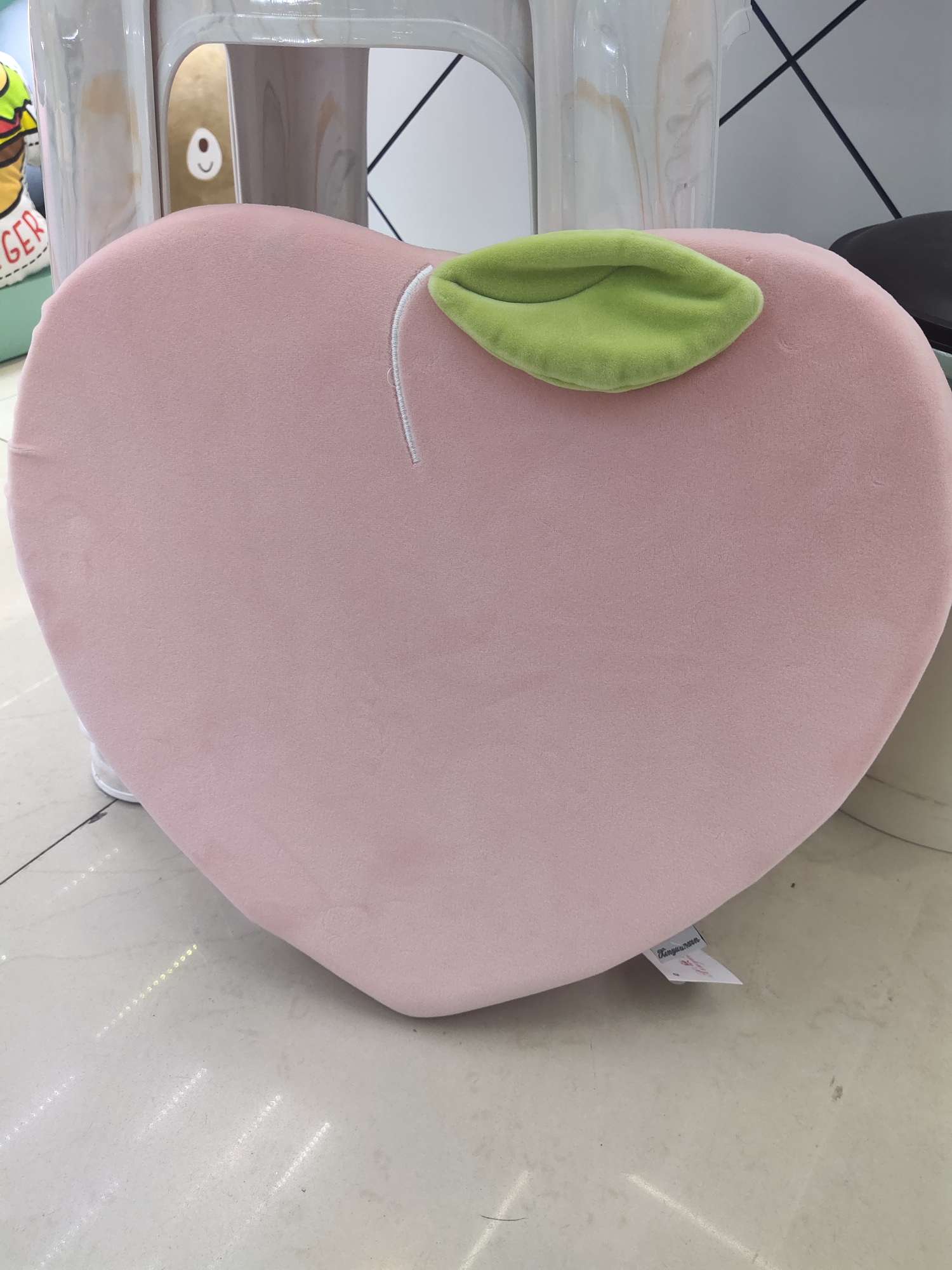 Love cushion Specification image