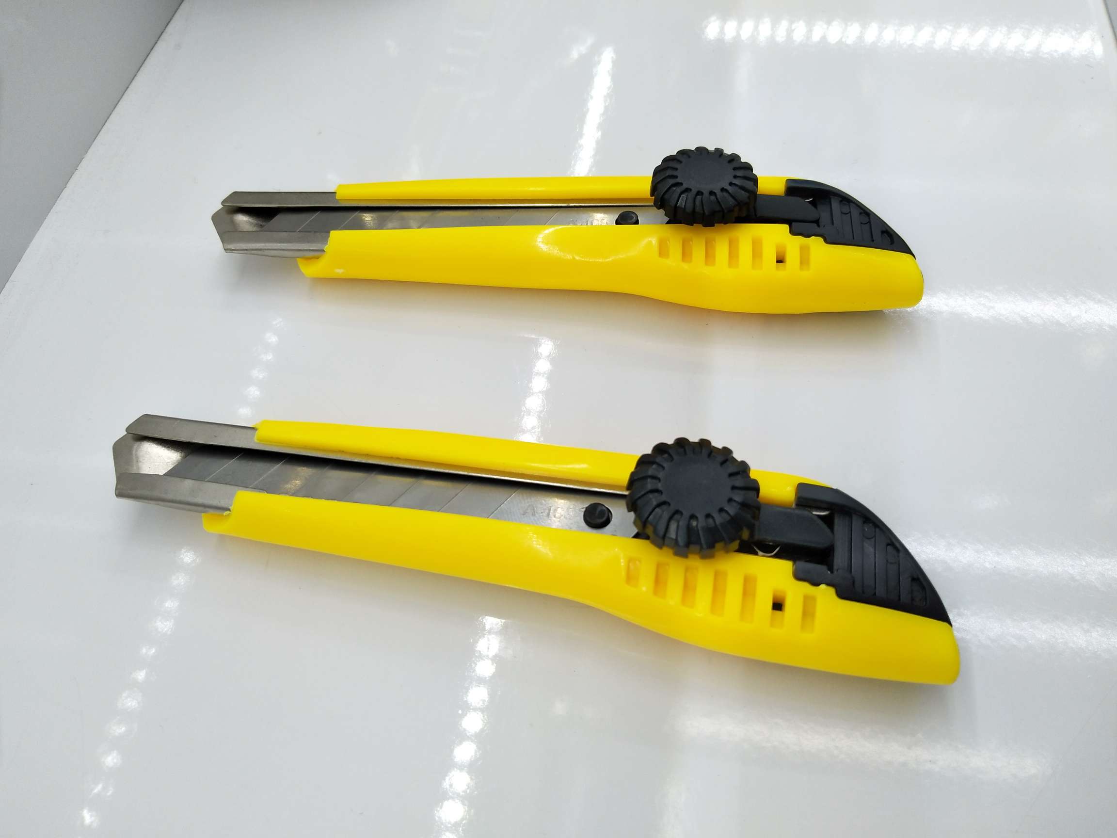 Scissors, woodworking knives, utility knives, paper cutting knives, tool knives, box opening knives, hardware tools, hardware knives Item Picture