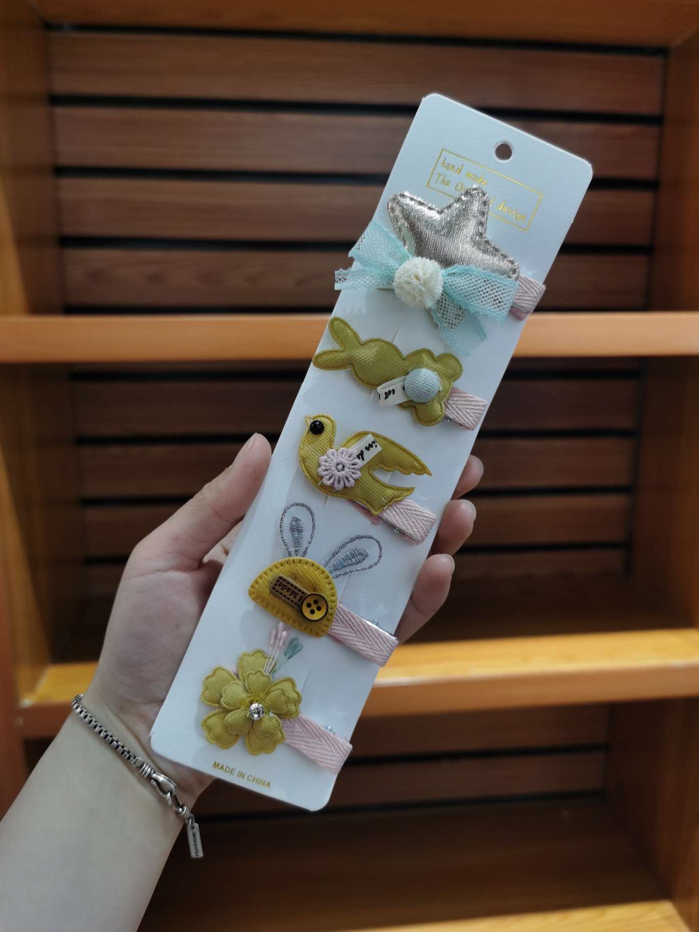 A 5-piece set of Korean-style children's hair clips with a hairpin edge that won't damage the hair detail image 1