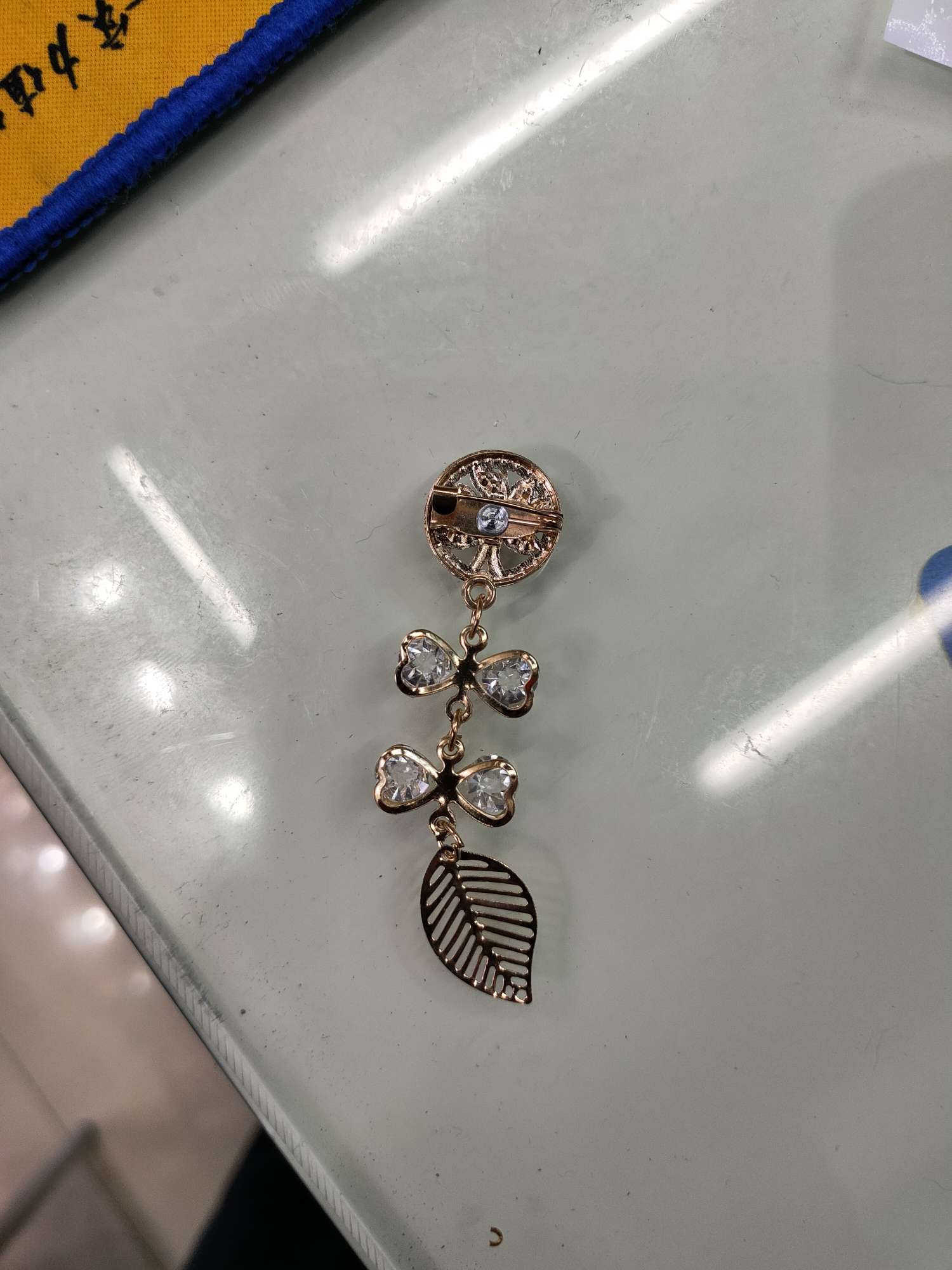 Gold Pendant details Picture