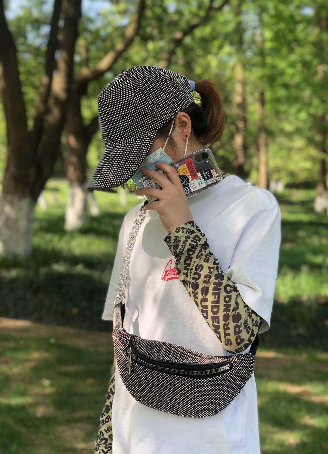 2021流行腰包镶钻胸包斜挎女包钻帽详情图1