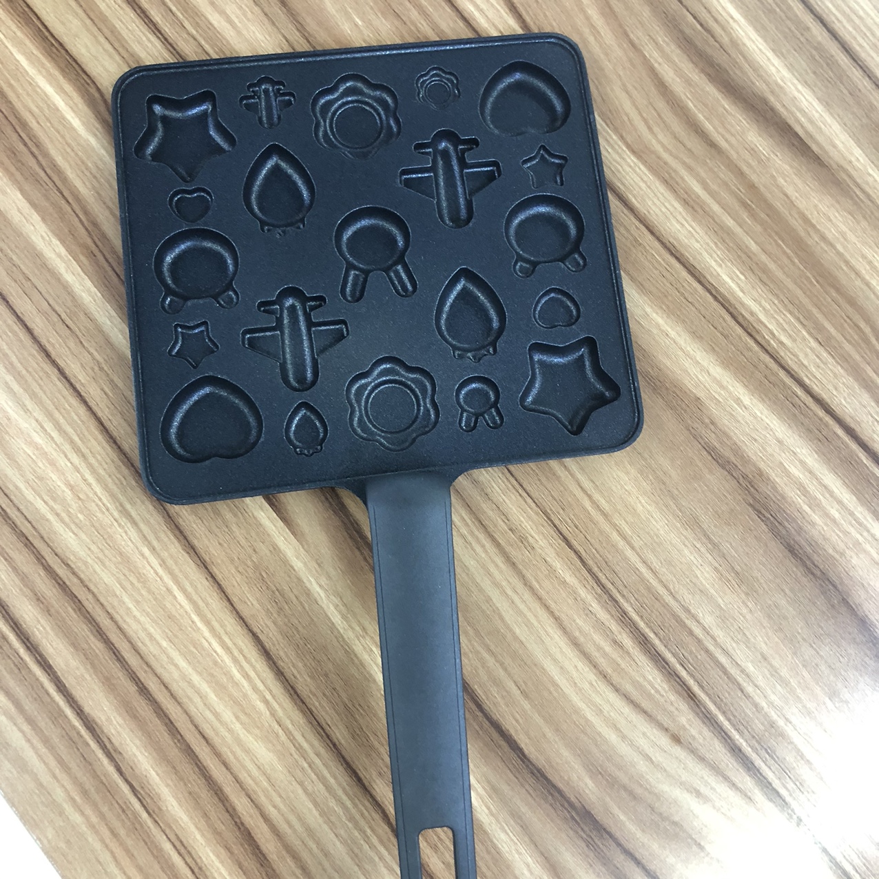 Cookie frying pans, baking trays, cute cartoon patterns, non-stick pans, breakfast pans, new styles, e-commerce bestsellers, airplane cookies, rabbit cookies, five-pointed star cookies, heart cookies, universal for ovens and gas