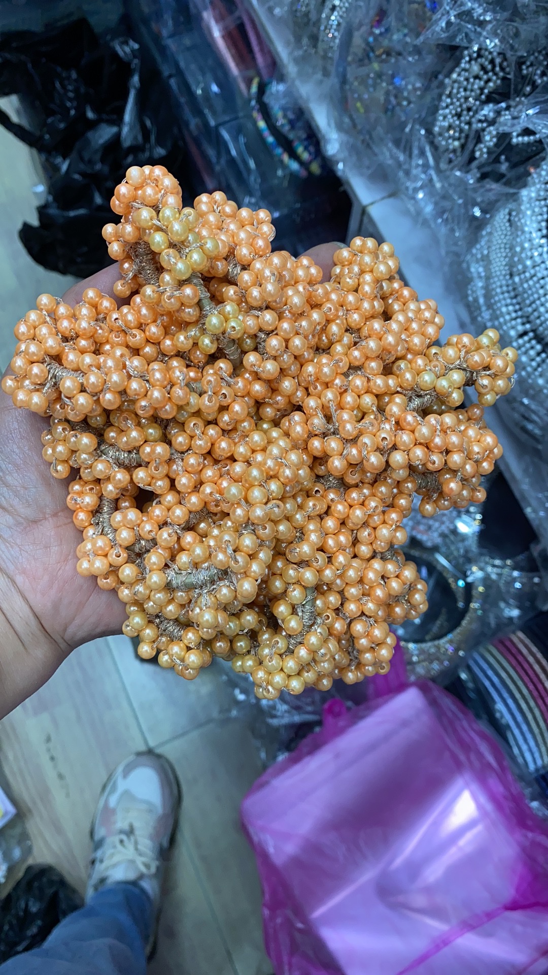 Pearl Handmade Crochet Gold Thread Pearl Rubber Band Circle, Horsetail Circle Application Scenario