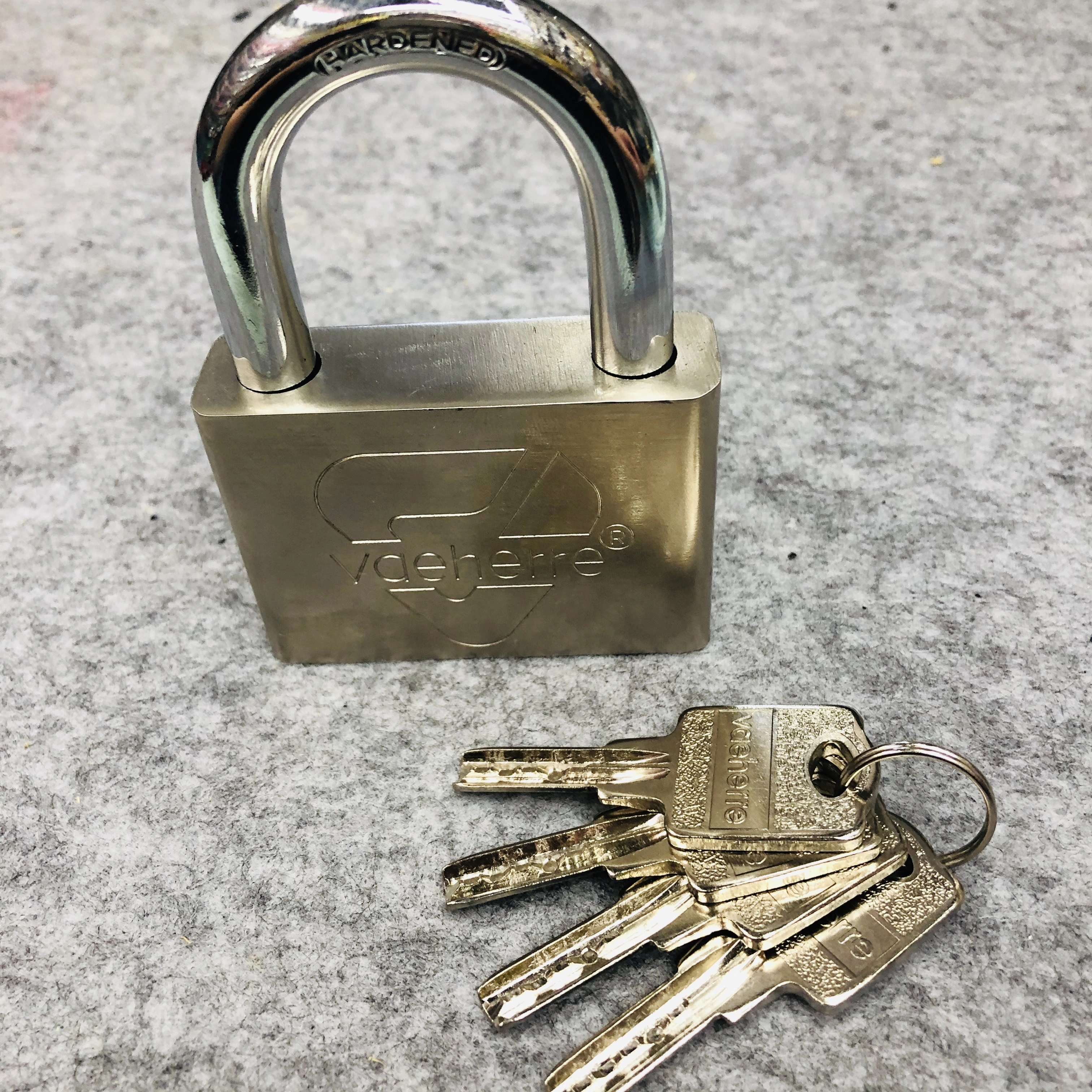 Vaeherre square atomic lock detail image 1