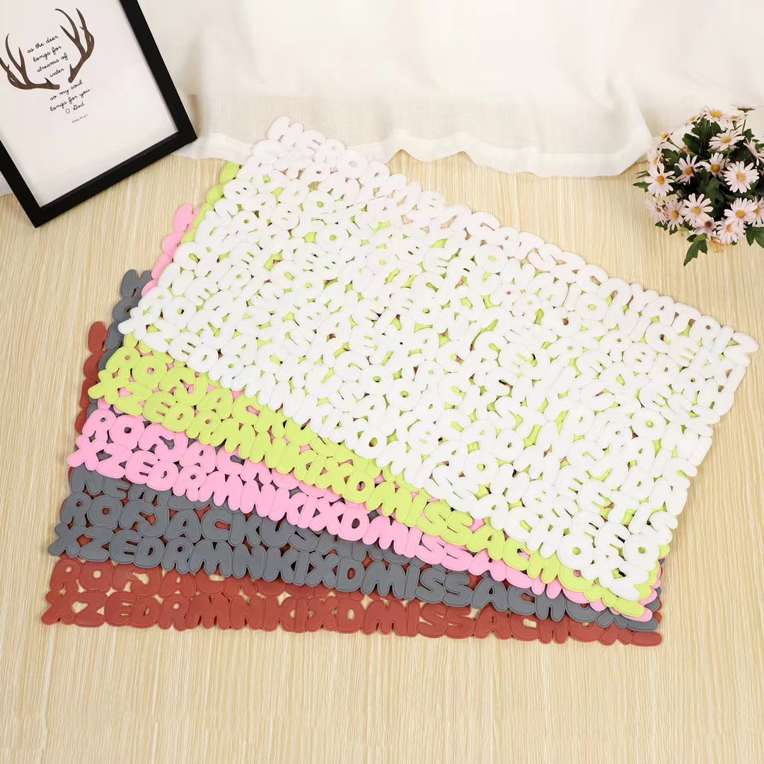 字母长方浴室防滑垫