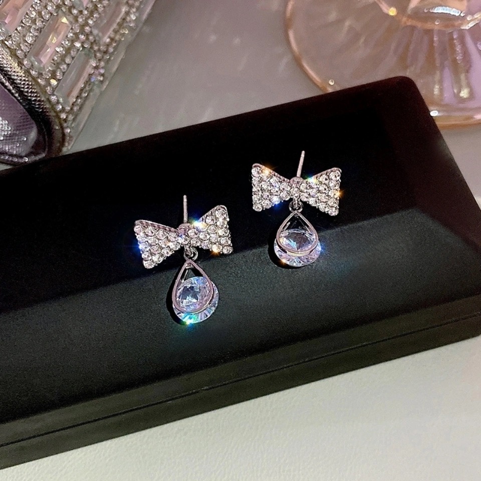 Crystal bow earrings Super flash rhinestones high-grade temperament studs 2021 new fashion delicate small earrings
