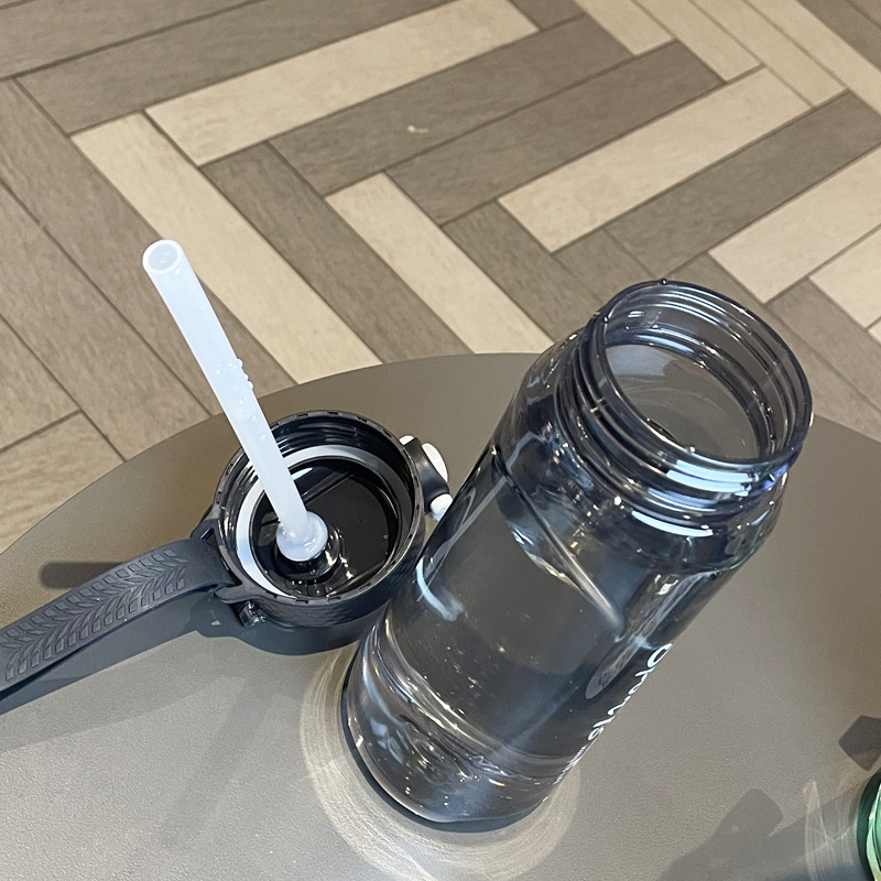 Yiwu Good Goods Bouncing Straw Cup
Item No. 0879-493
Packing quantity: 60 PCS
Capacity: 750ml
Material: PC +ABS
0.089 undefined