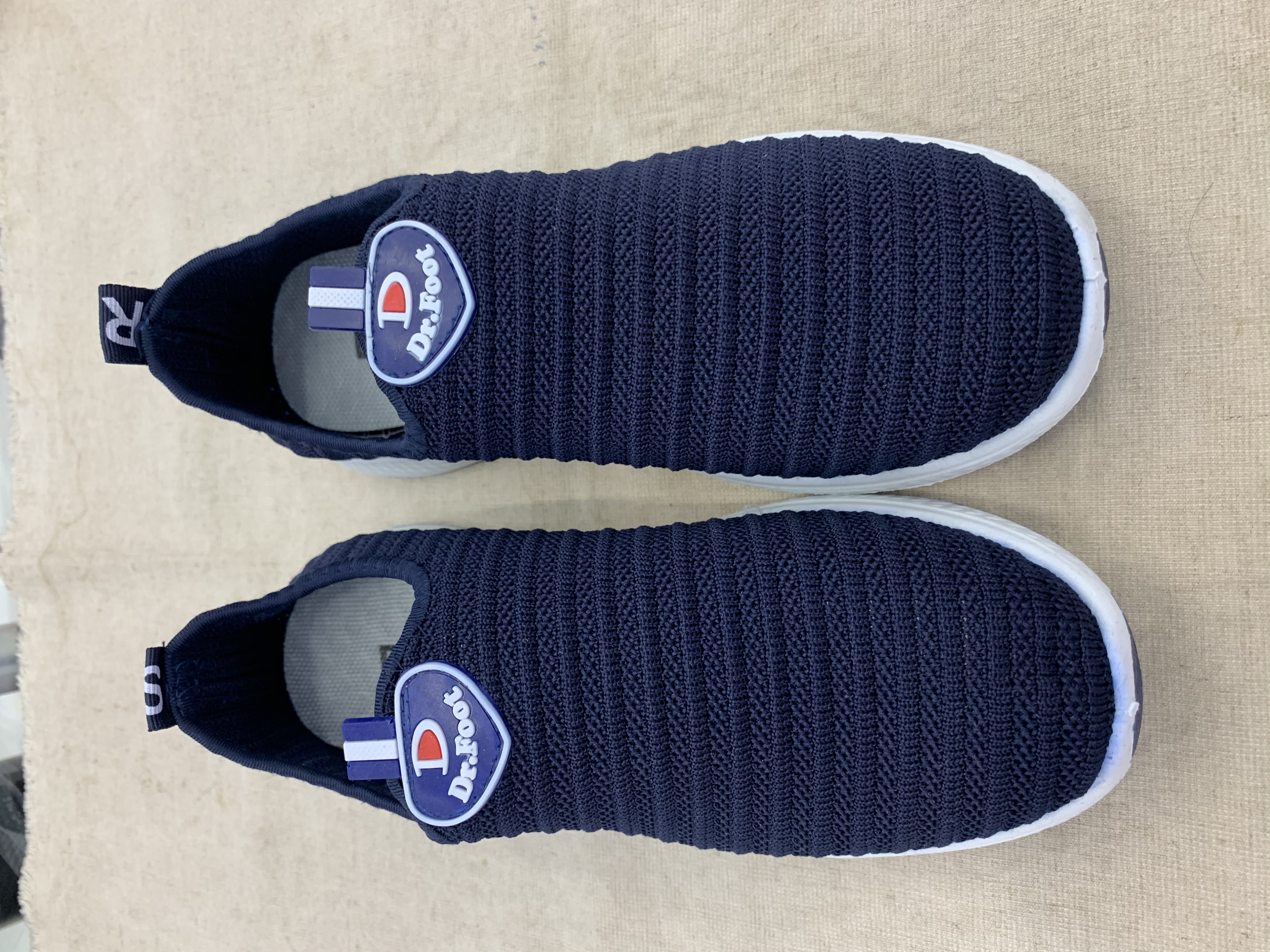 2021年一脚蹬老北京布鞋开车健身运动妈妈鞋时尚舒服透气防滑健步鞋跑市场地摊鞋详情9