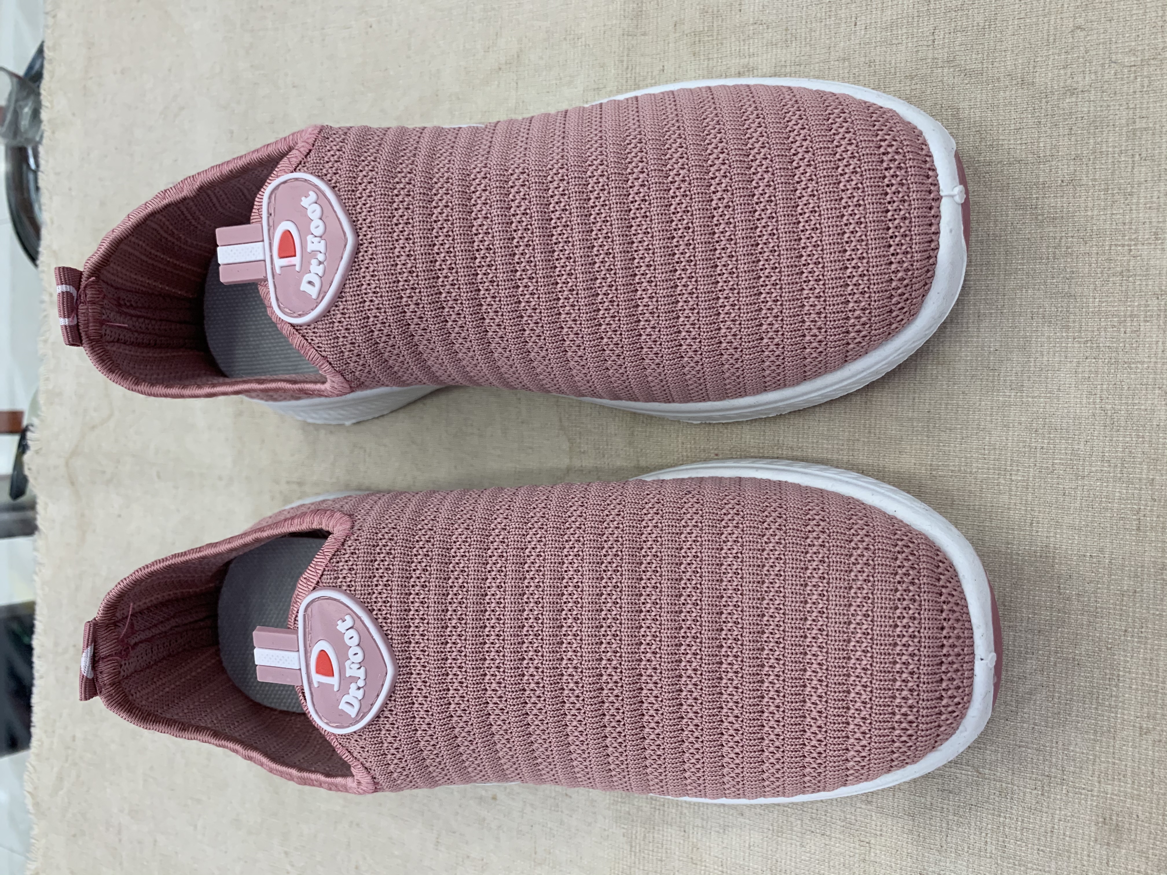 2021年一脚蹬老北京布鞋开车健身运动妈妈鞋时尚舒服透气防滑健步鞋跑市场地摊鞋详情1