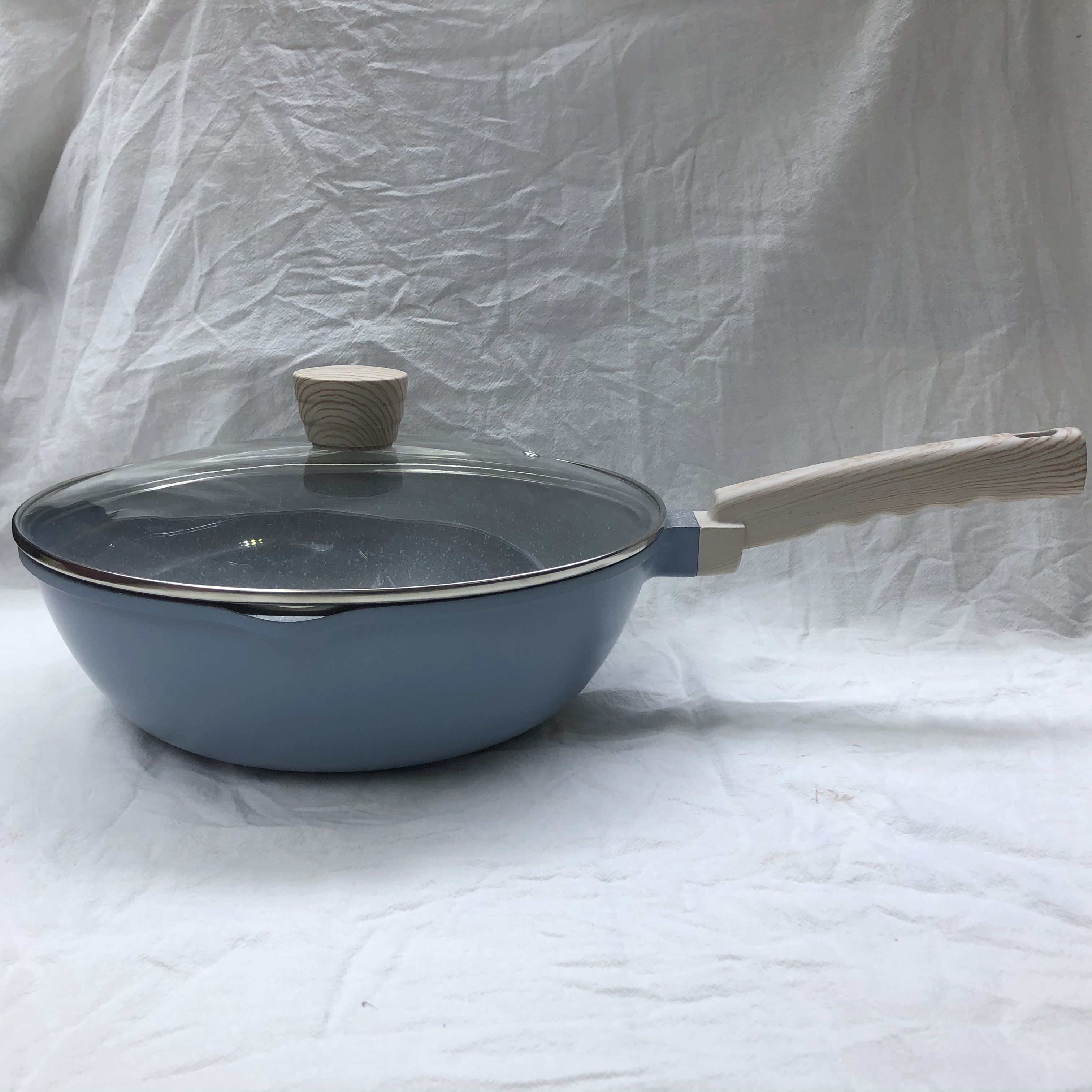 Medical Stone Non-Stick Wok Wok Goddess Wok Light And Beautiful Household Small Wok Induction Cooker Gas Oil Inlet Aluminum Die-Cast Wood Grain Anti-Hot Handle Spoon Gift Customization 28Cm details Picture
