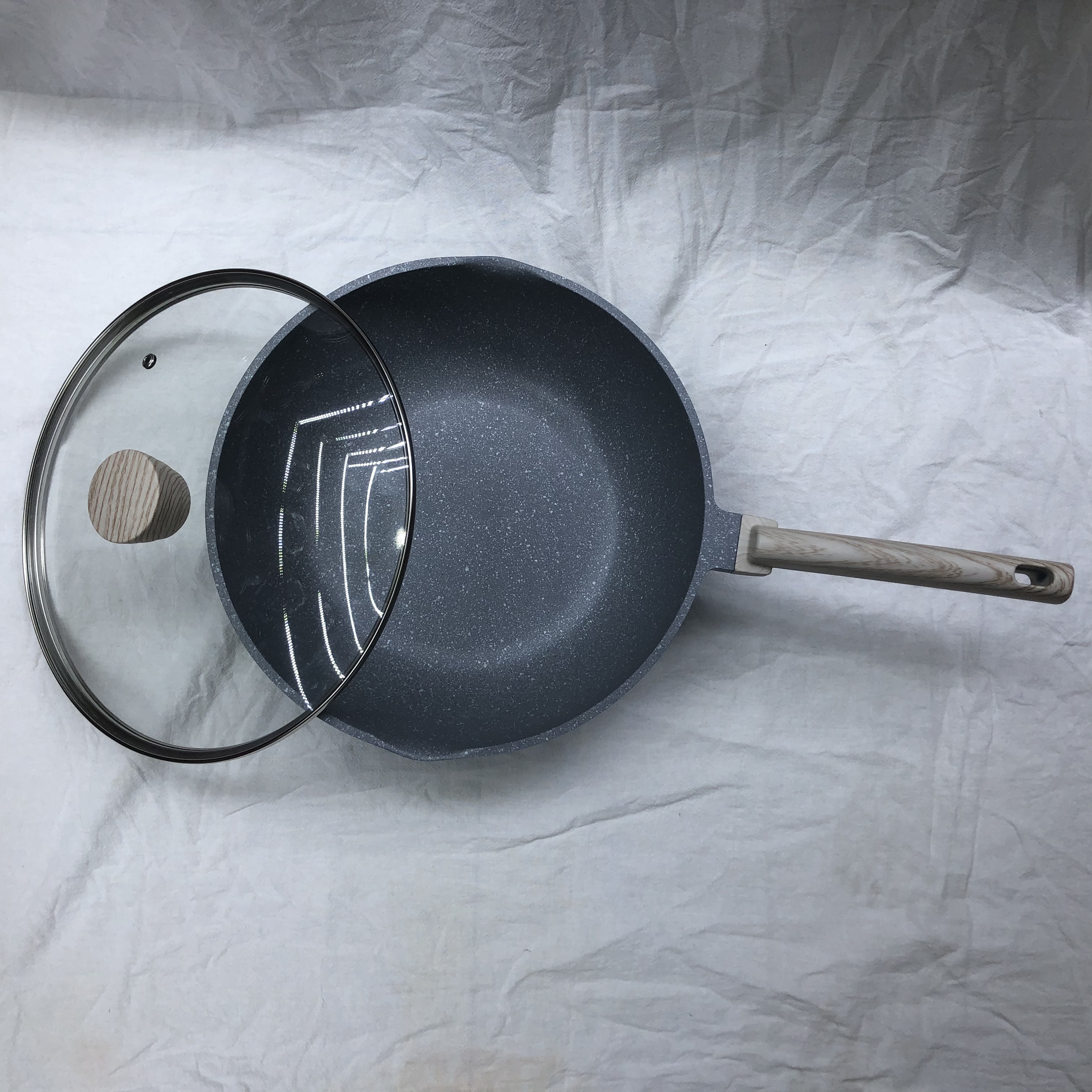 Medical Stone Non-Stick Wok Wok Goddess Wok Light And Beautiful Household Small Wok Induction Cooker Gas Oil Inlet Aluminum Die-Cast Wood Grain Anti-Hot Handle Spoon Gift Customization 28Cm Application Scenario