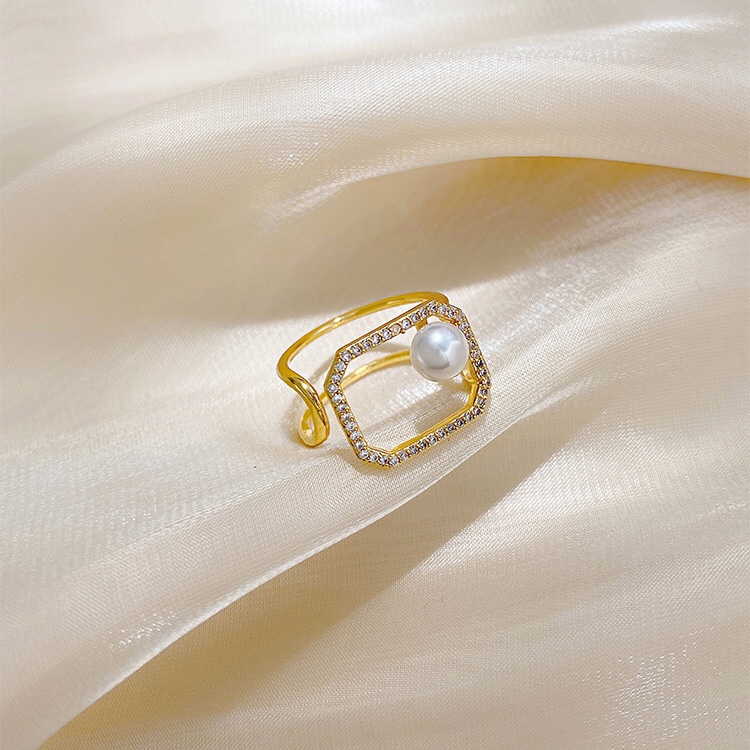 Anillo de perla cuadrada