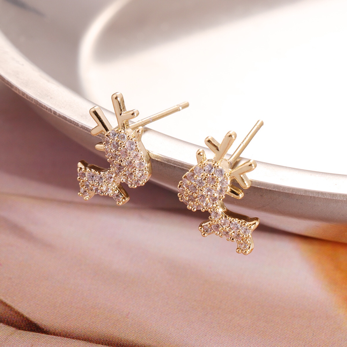 Elk stud earrings