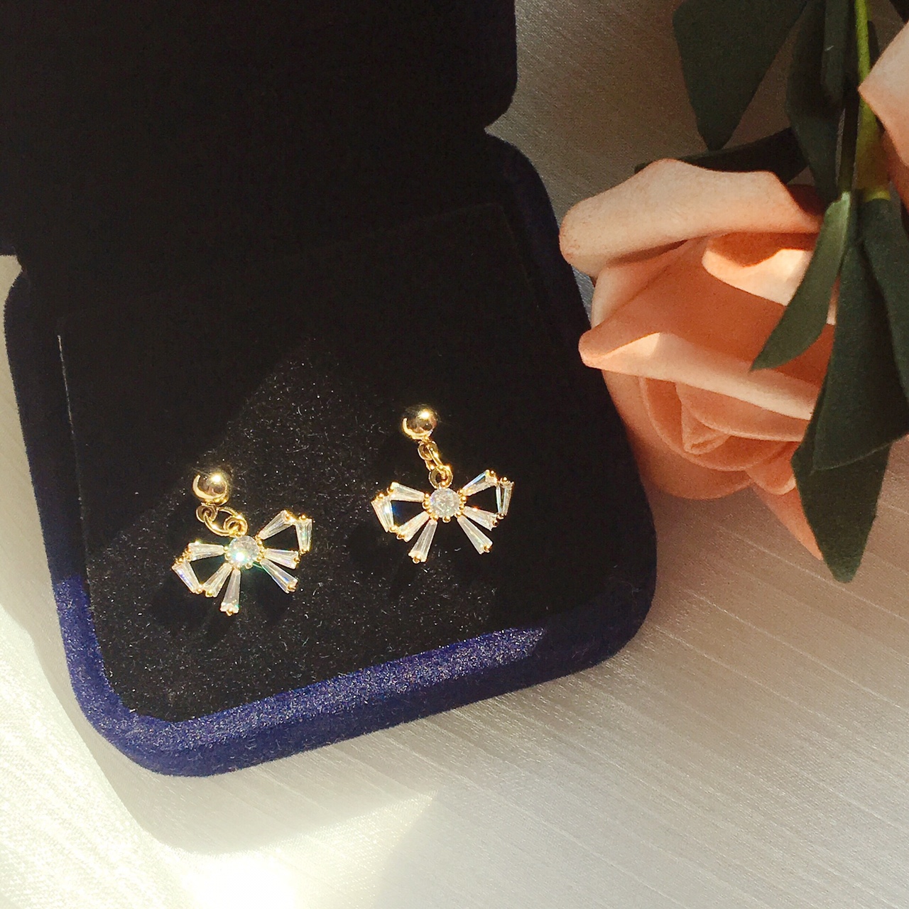 "Chinese trend bow stud girls.