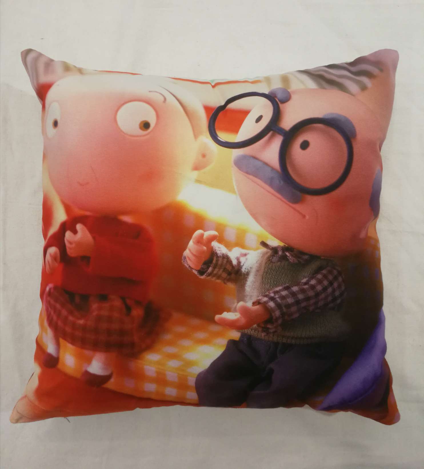 Customize Father's Day and Mother's Day cartoons based on your provided image. Pillow, cushion, backrest, pillowcase detail image 4