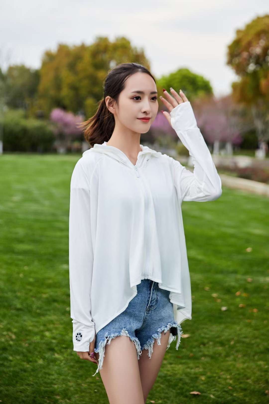 Ropa solar de seda de hielo modelo influencers detail image 3