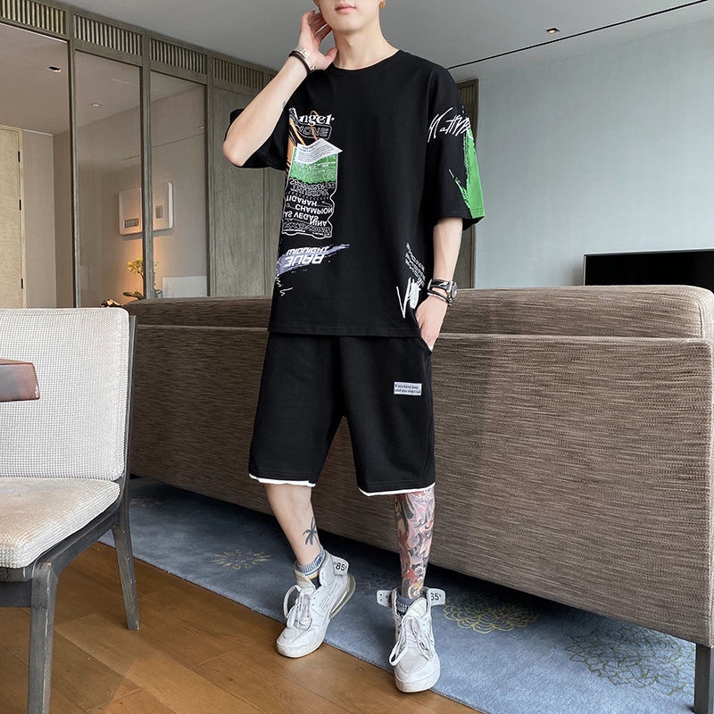 The latest men's T-shirt 42