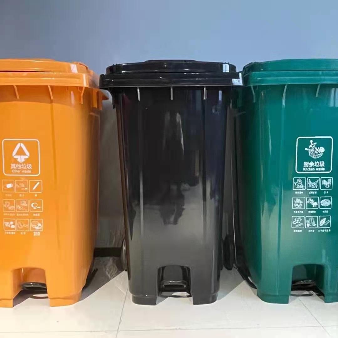 厂家直销品质优良全新塑料托板，塑料环卫垃圾桶。