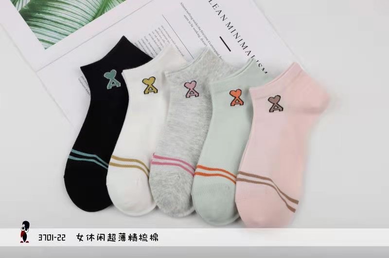 Women's Spring and summer ultra-thin combed cotton cartoon mesh boat socks detail image 2