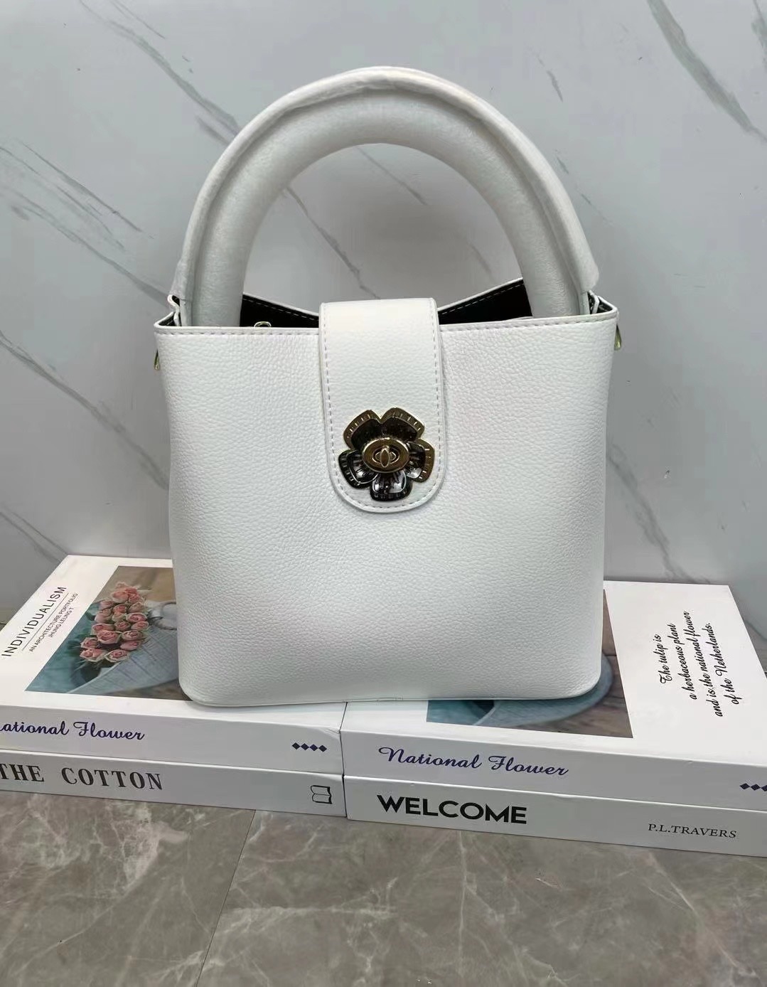 Factory Direct Supply Network Red Small Bag Women's Bag 2021 New Fashion Soft Leather Bucket Bag Women's Single Shoulder Crossbody Bag undefined