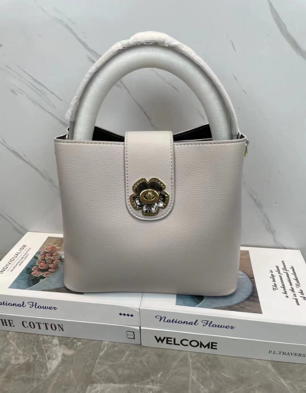 Factory Direct Supply Network Red Small Bag Women's Bag 2021 New Fashion Soft Leather Bucket Bag Women's Single Shoulder Crossbody Bag undefined