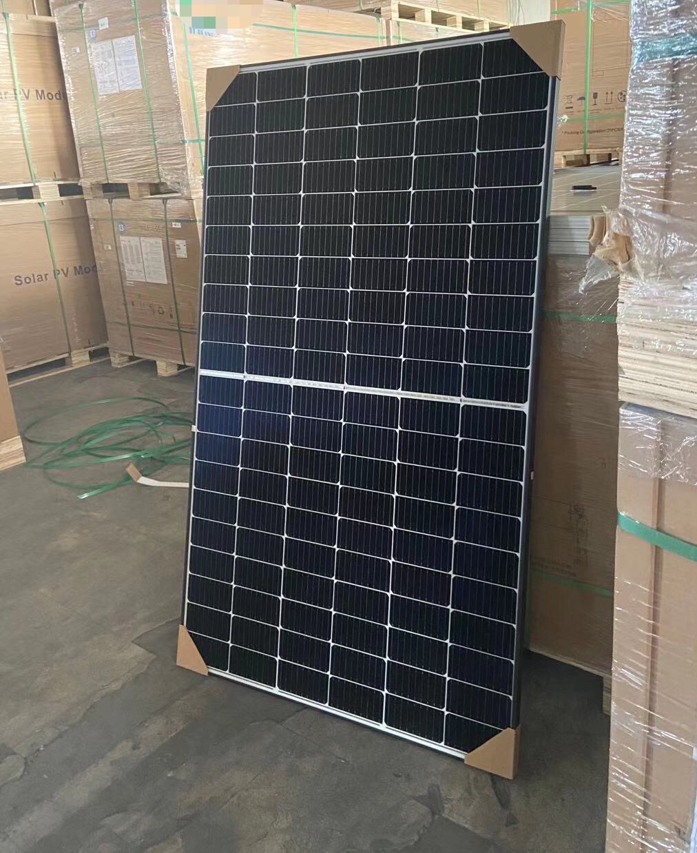 单晶太阳能板360Ｗ 375Ｗ 400Ｗ 420Ｗ 445Ｗ 黑框 现货供应 工厂店铺支持定做 多晶太阳能板电池详情图3