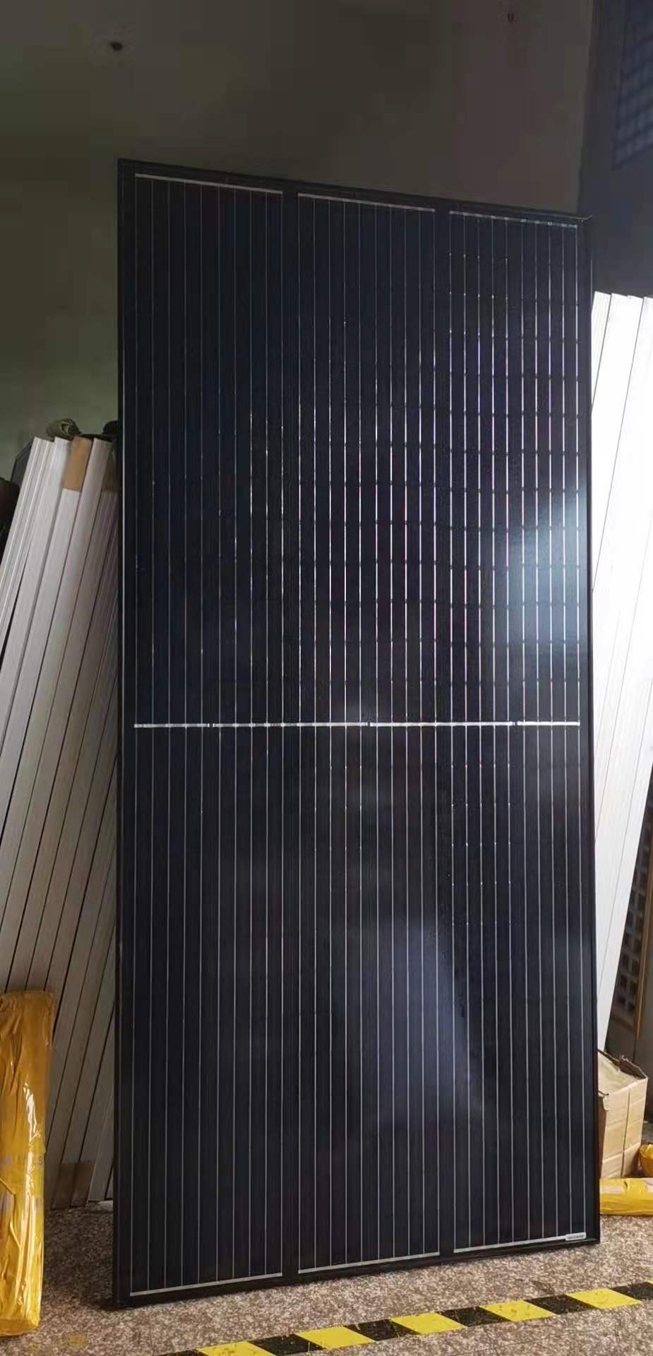 单晶太阳能板360Ｗ 375Ｗ 400Ｗ 420Ｗ 445Ｗ 黑框 现货供应 工厂店铺支持定做 多晶太阳能板电池详情图3