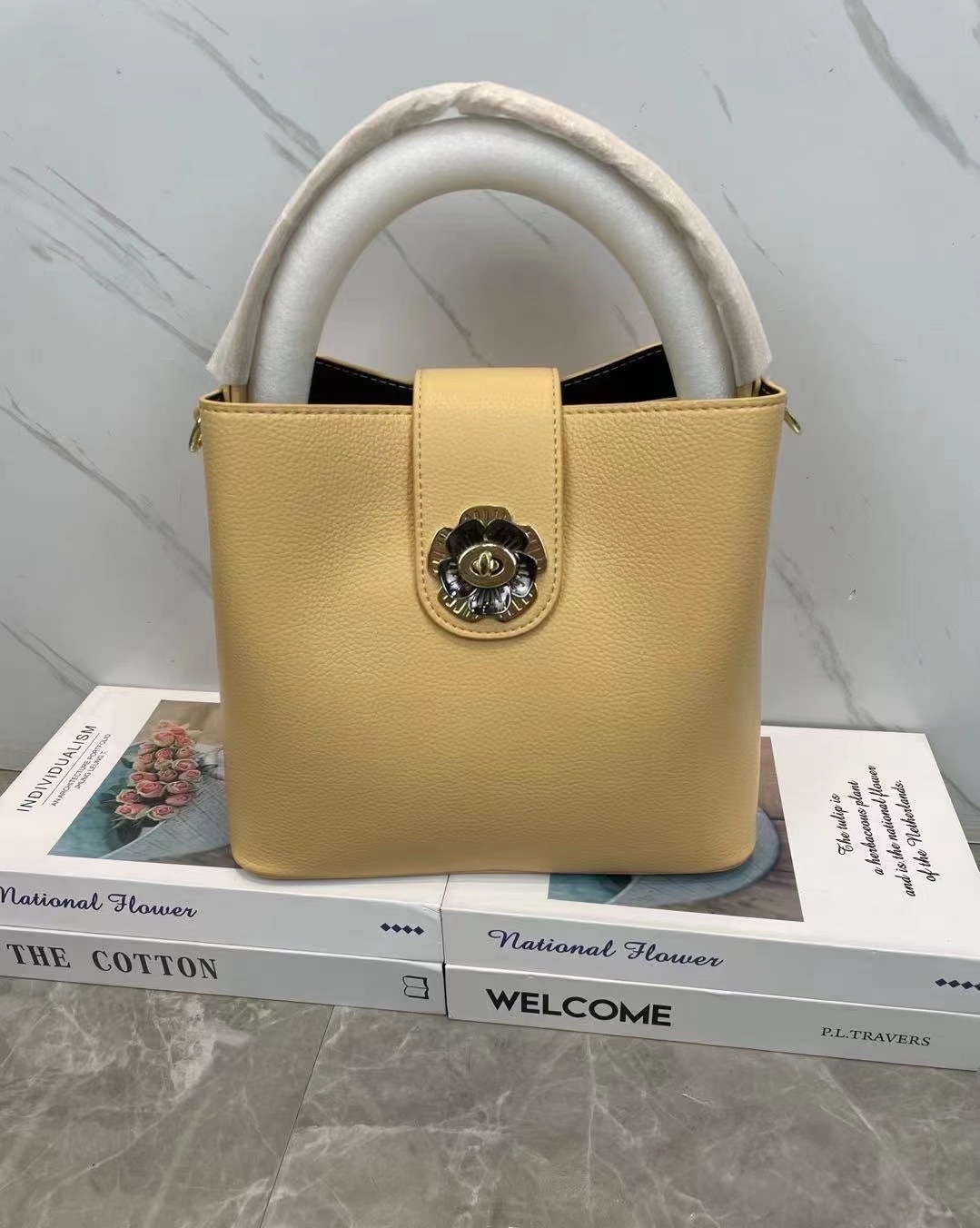 Factory Direct Supply Network Red Small Bag Women's Bag 2021 New Fashion Soft Leather Bucket Bag Women's Single Shoulder Crossbody Bag undefined