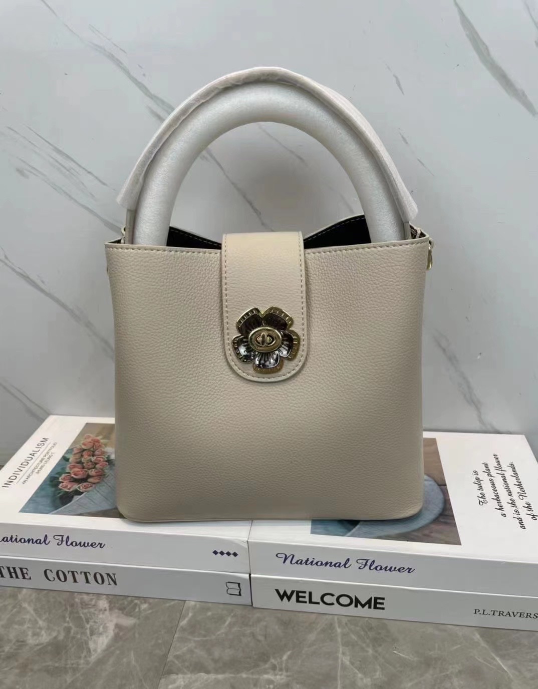 Factory Direct Supply Network Red Small Bag Women's Bag 2021 New Fashion Soft Leather Bucket Bag Women's Single Shoulder Crossbody Bag undefined