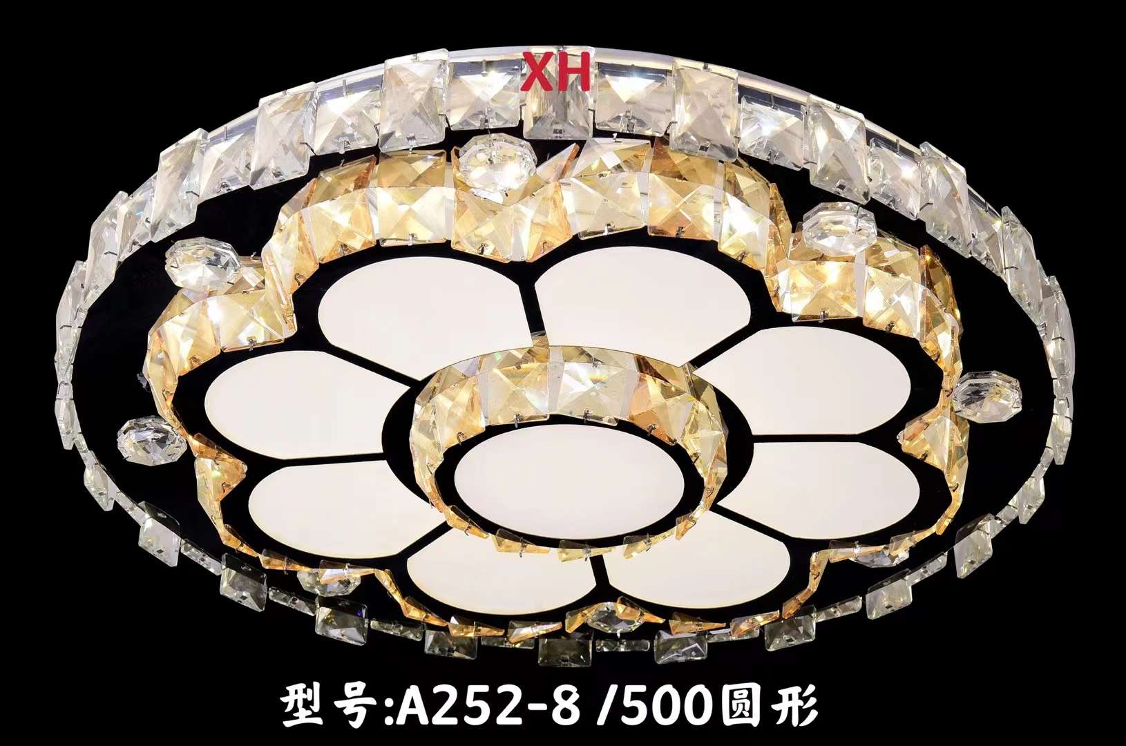 مصباح الكريستال قطع مصباح الكريستال من الفولاذ غير القابل للصدأ Item Picture