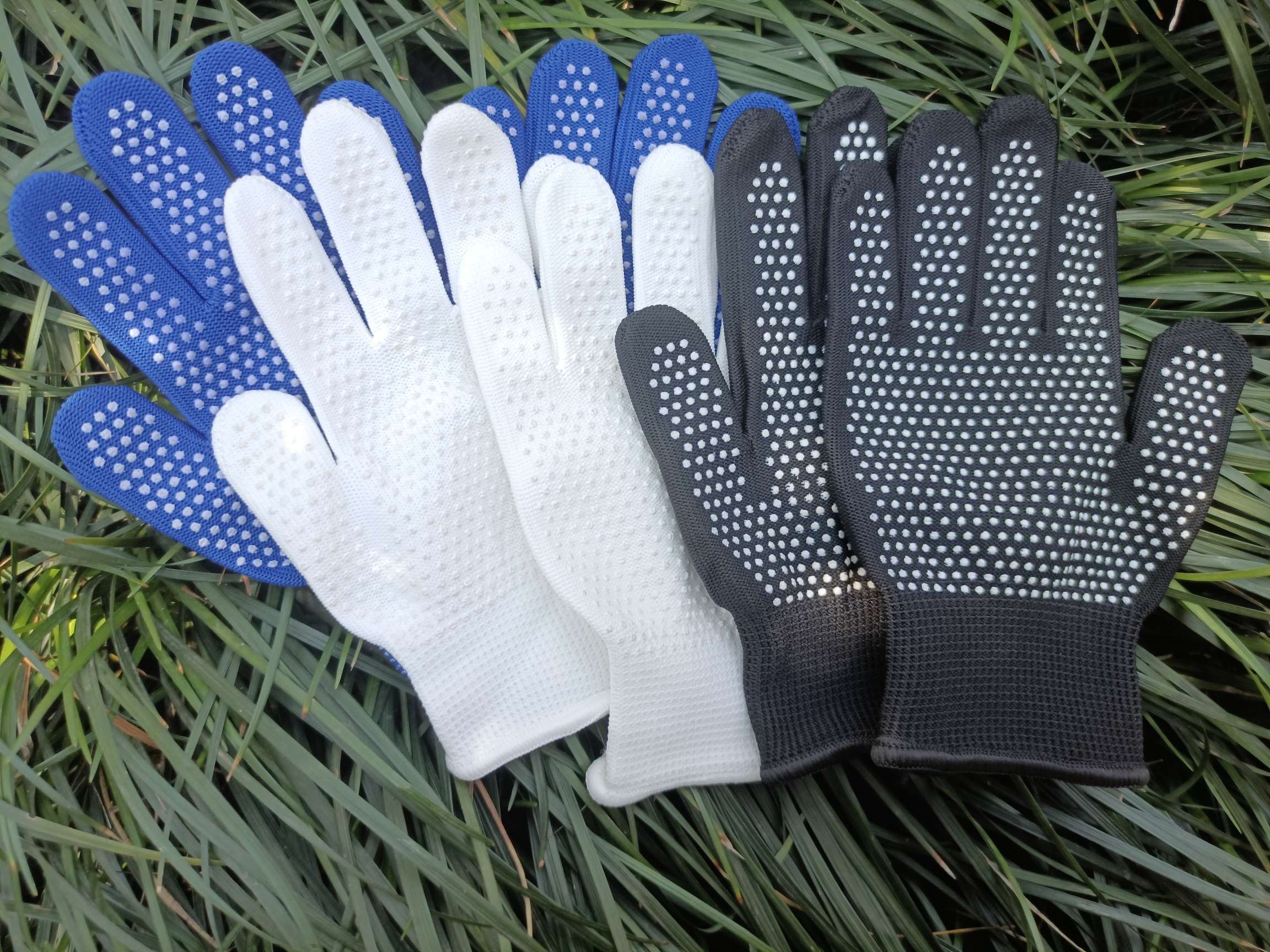 Children's Nylon Dot Plastic Gloves Non-Slip Gloves Blue White details Picture