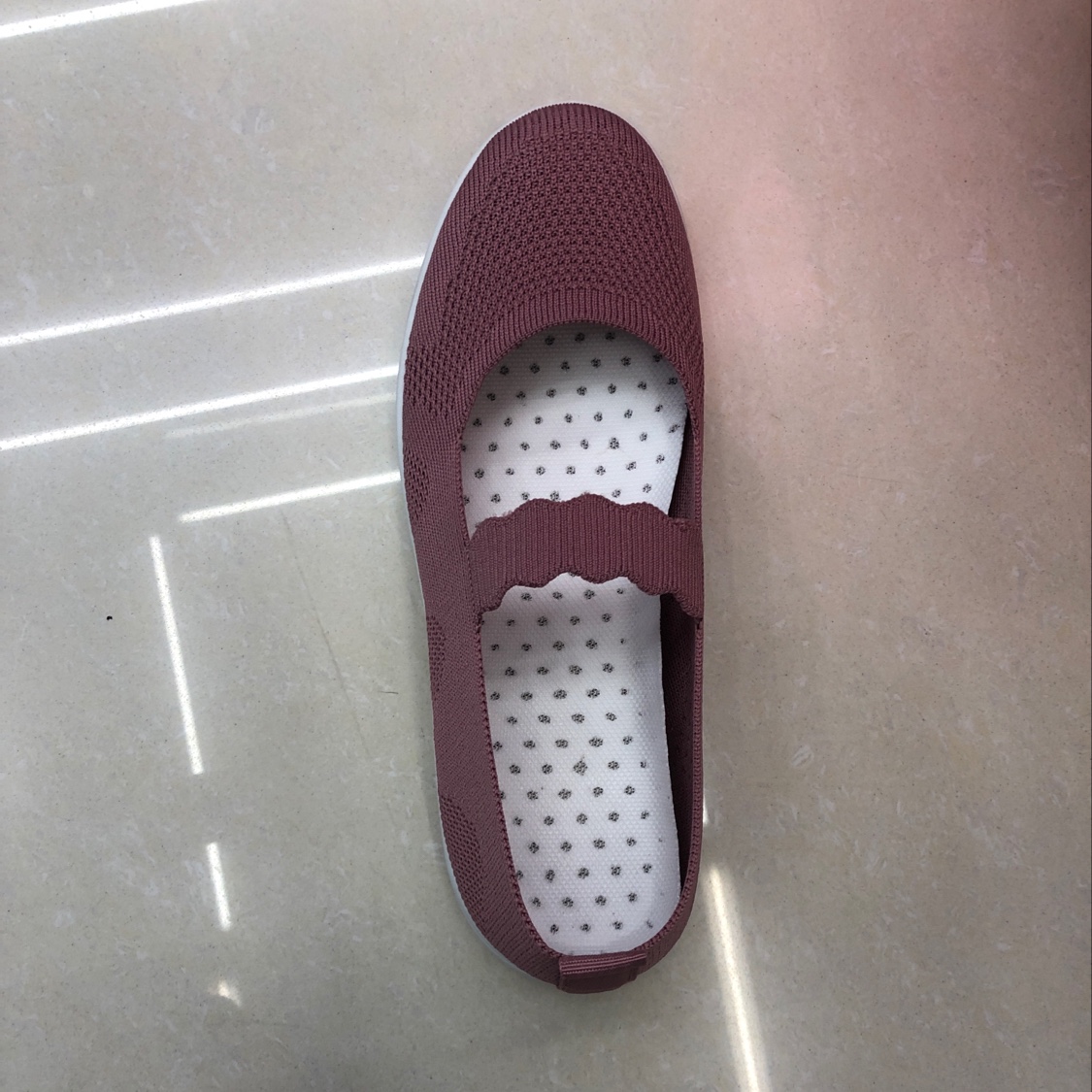 Unlocking a New Level of Comfort: The Birth Background and Design Concept of Flying Weaving Shoes