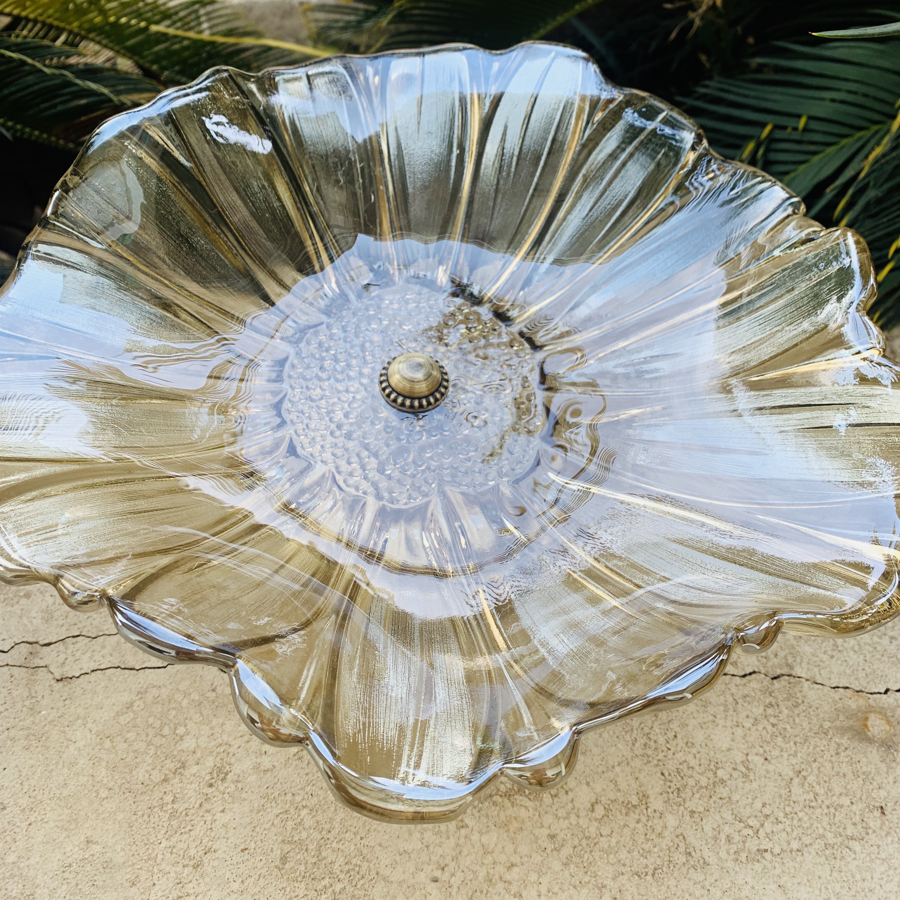 European-style fruit platter, high-footed transparent crystal glass alloy fruit platter, wedding celebration gift, fashionable soft decoration details Picture