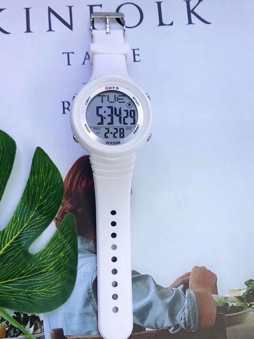 ots New 2021 Children's Watch for Boys and Girls, Electronic Wristwatch for Primary and Secondary School Students, Luminous, waterproof and shock-resistant Children's Watch for Girls 7042 details Picture