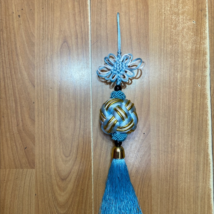 1号幸运彩球：浅湖兰色