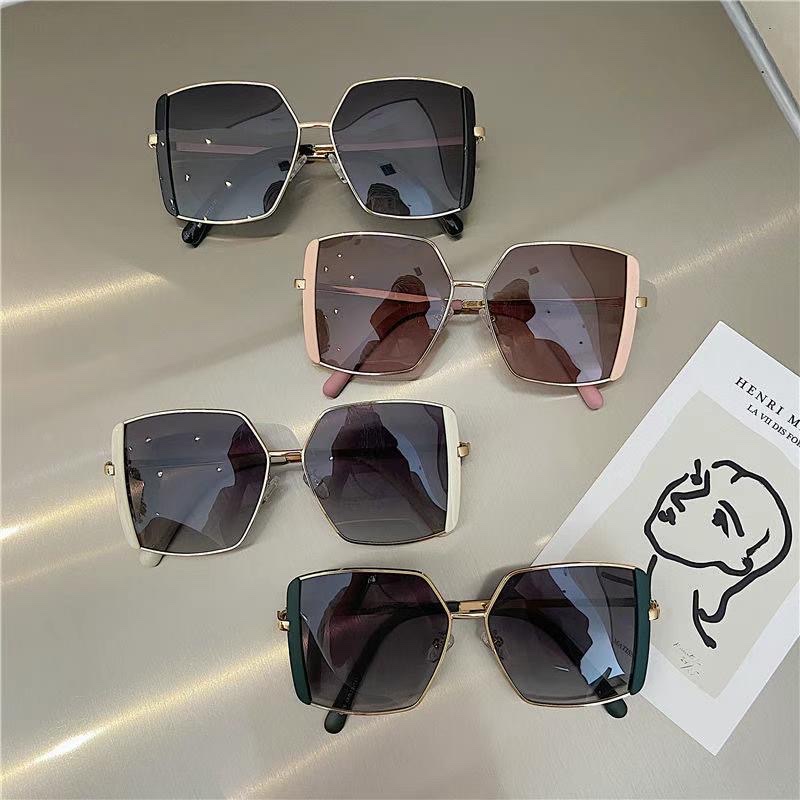 Sunglasses, bestsellers, face-slimming wonders pic 4