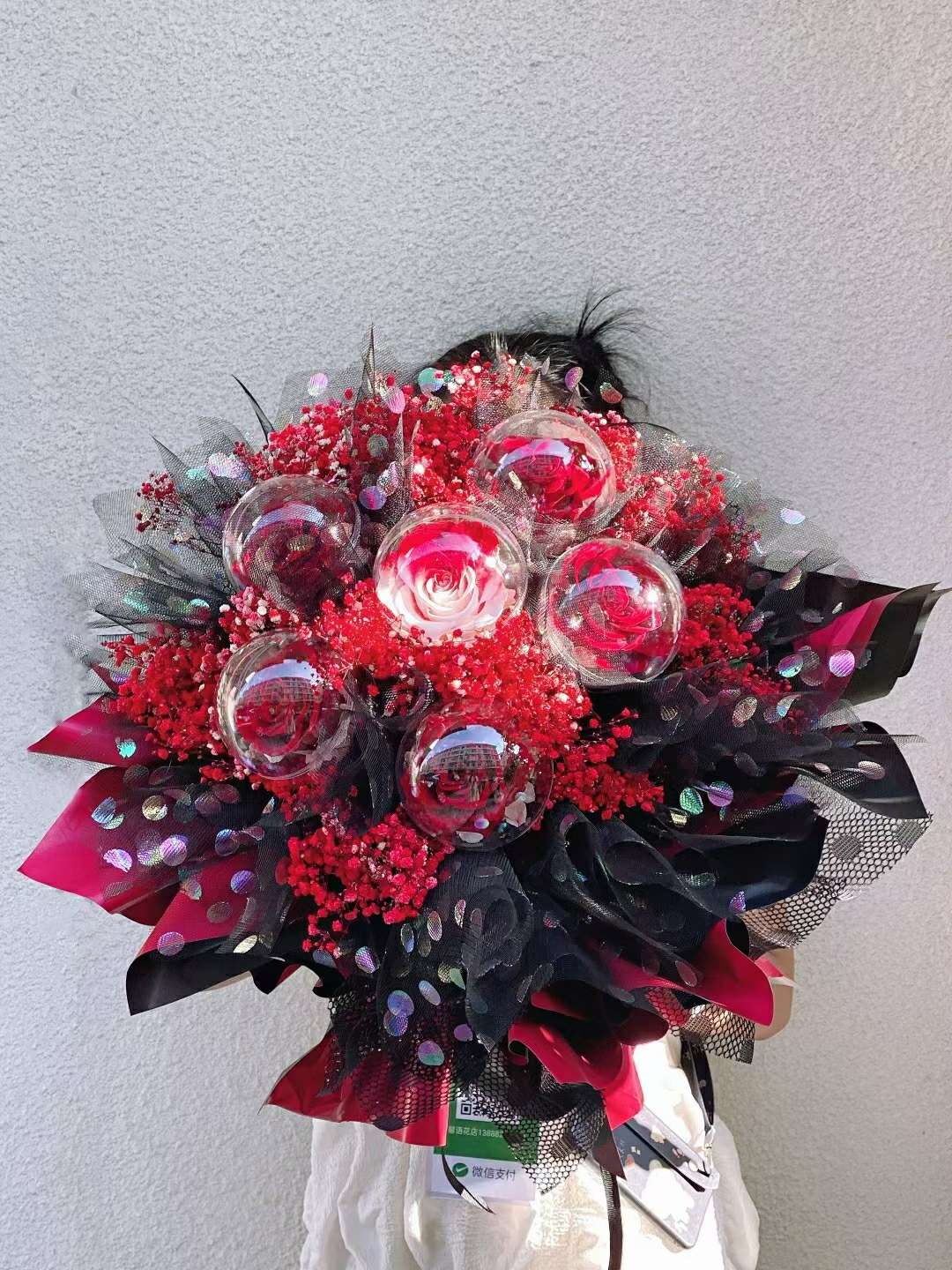 网红~焦点网
                 原创~幻彩波点纱
漂亮的组合花束详情1