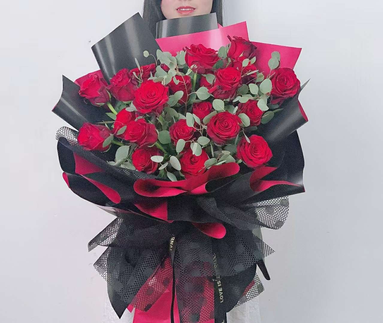 网红~焦点网
                 原创~幻彩波点纱
漂亮的组合花束详情6