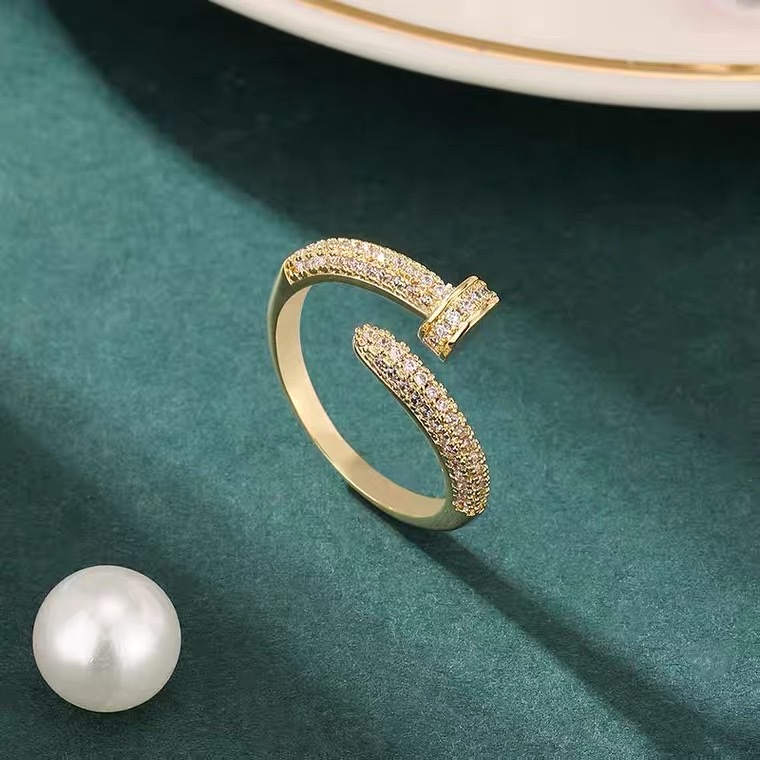 Chenglong Jewelry's women's ring is fashionable, individual, and does not fade. It is a trendy and adjustable decoration for women on Instagram. It is also a popular single person's tail ring CL01065-40 Item Picture