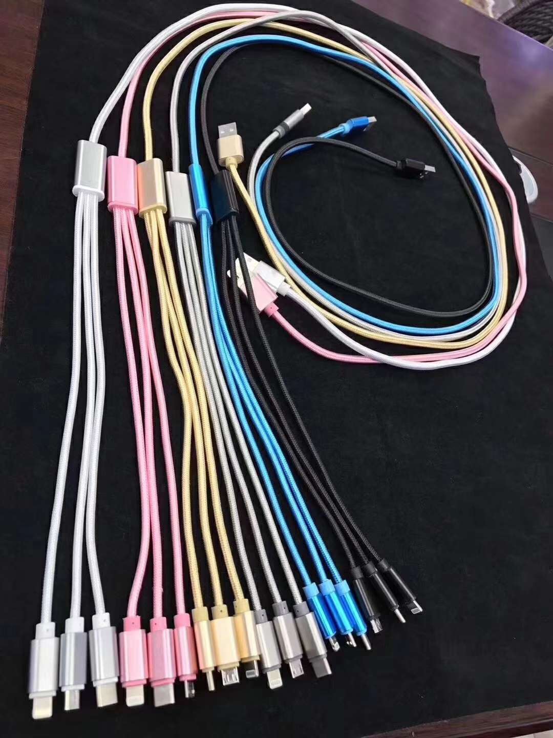 老款  编织一拖三数据线细节图