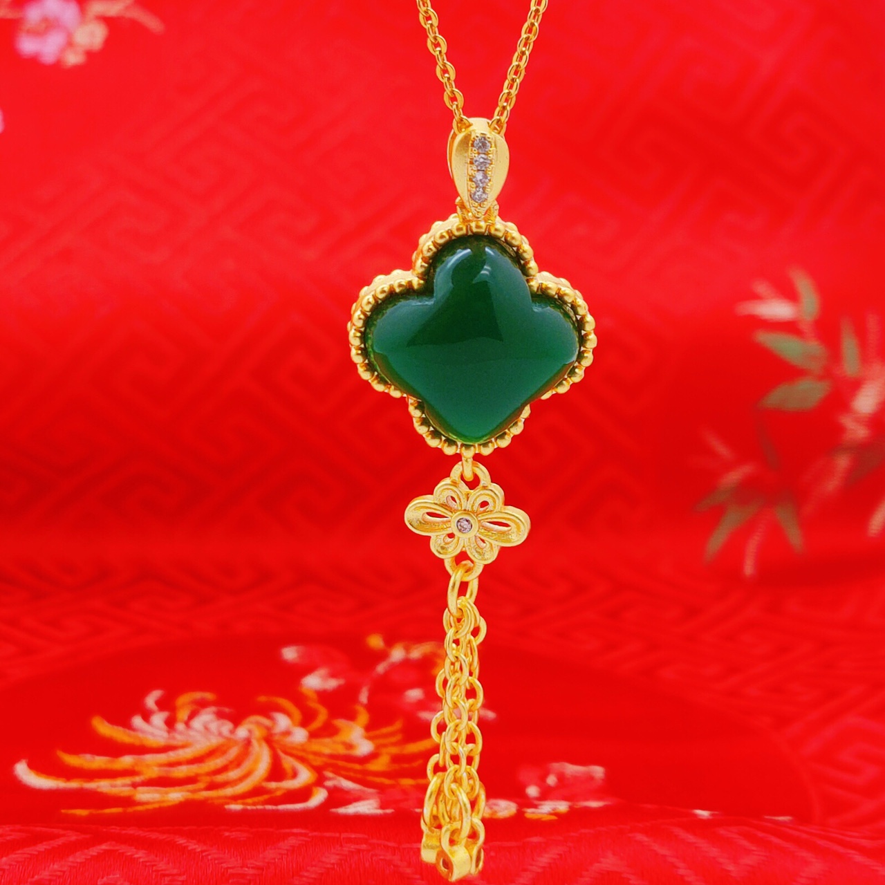 Jade pendant with fringe