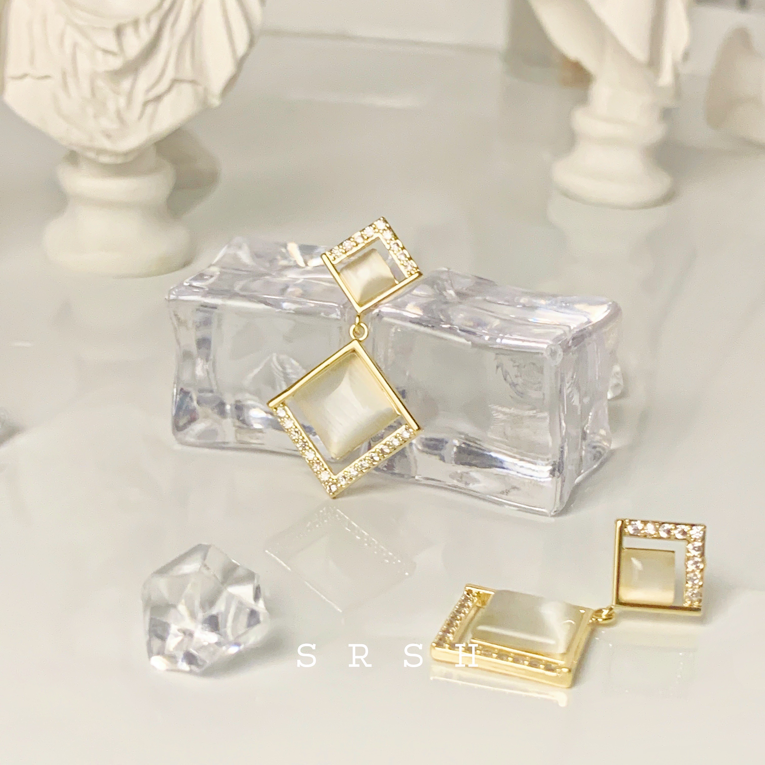 Cat's eye stone style ear studs Application Scenario