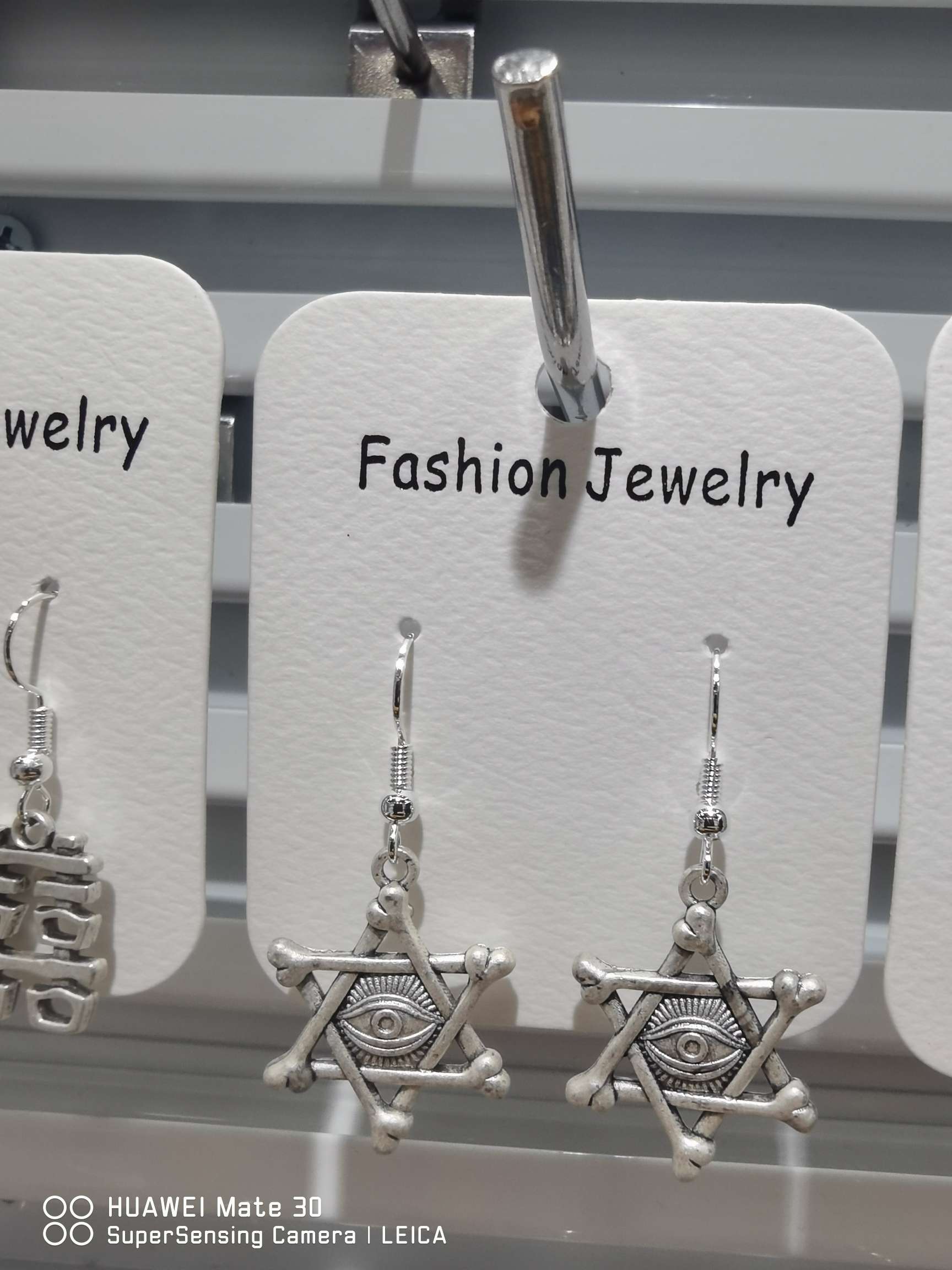 Earrings 2 details Picture