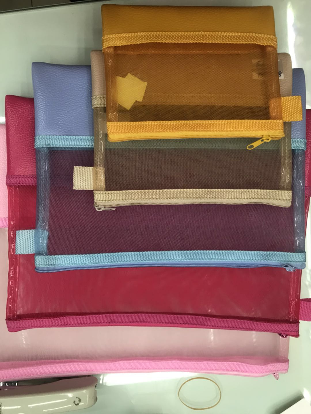 Horizontal file folder detail image 2