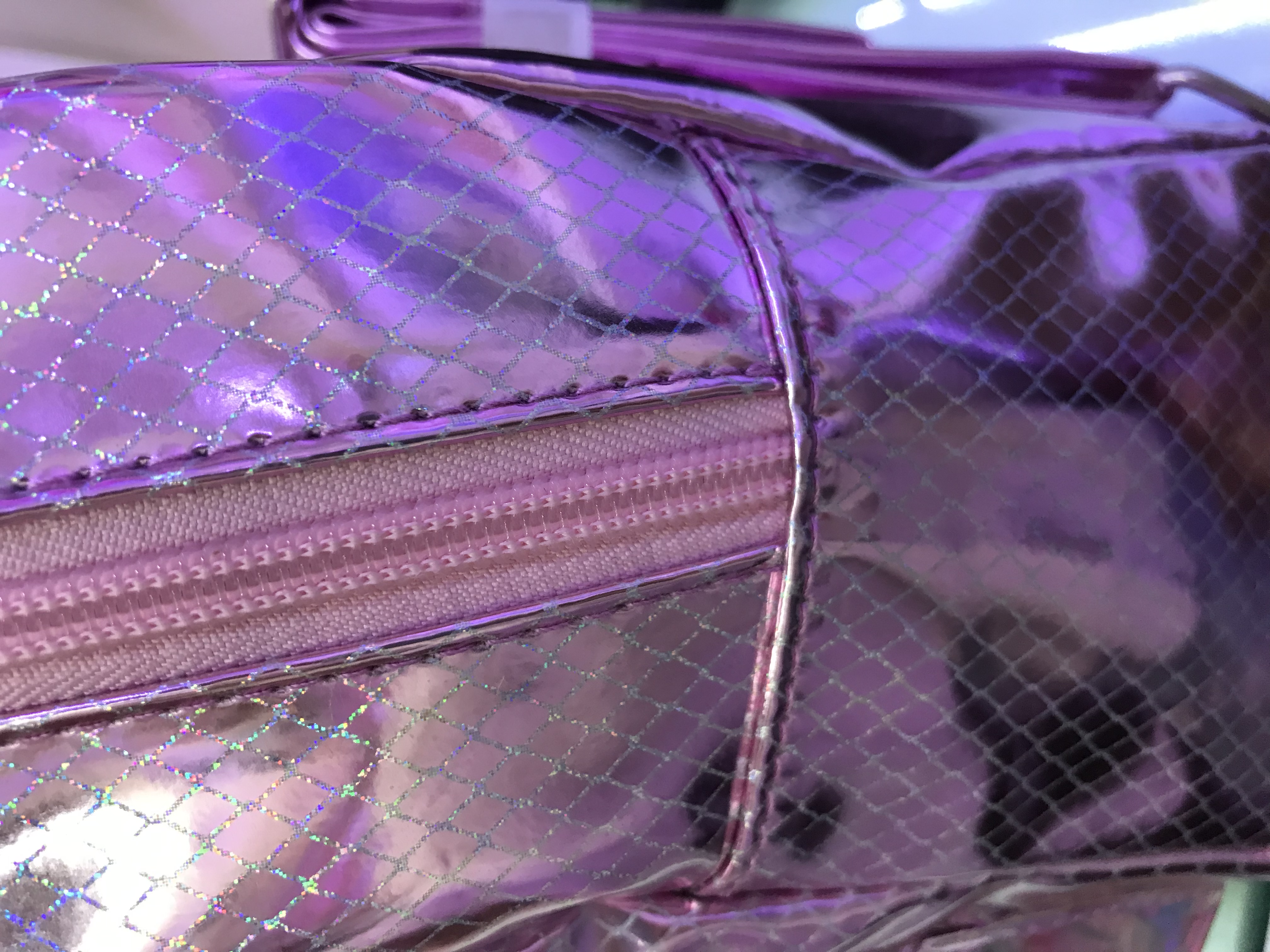 现货韩版儿童炫彩亮皮辐射兔耳朵可爱休闲小背包细节图