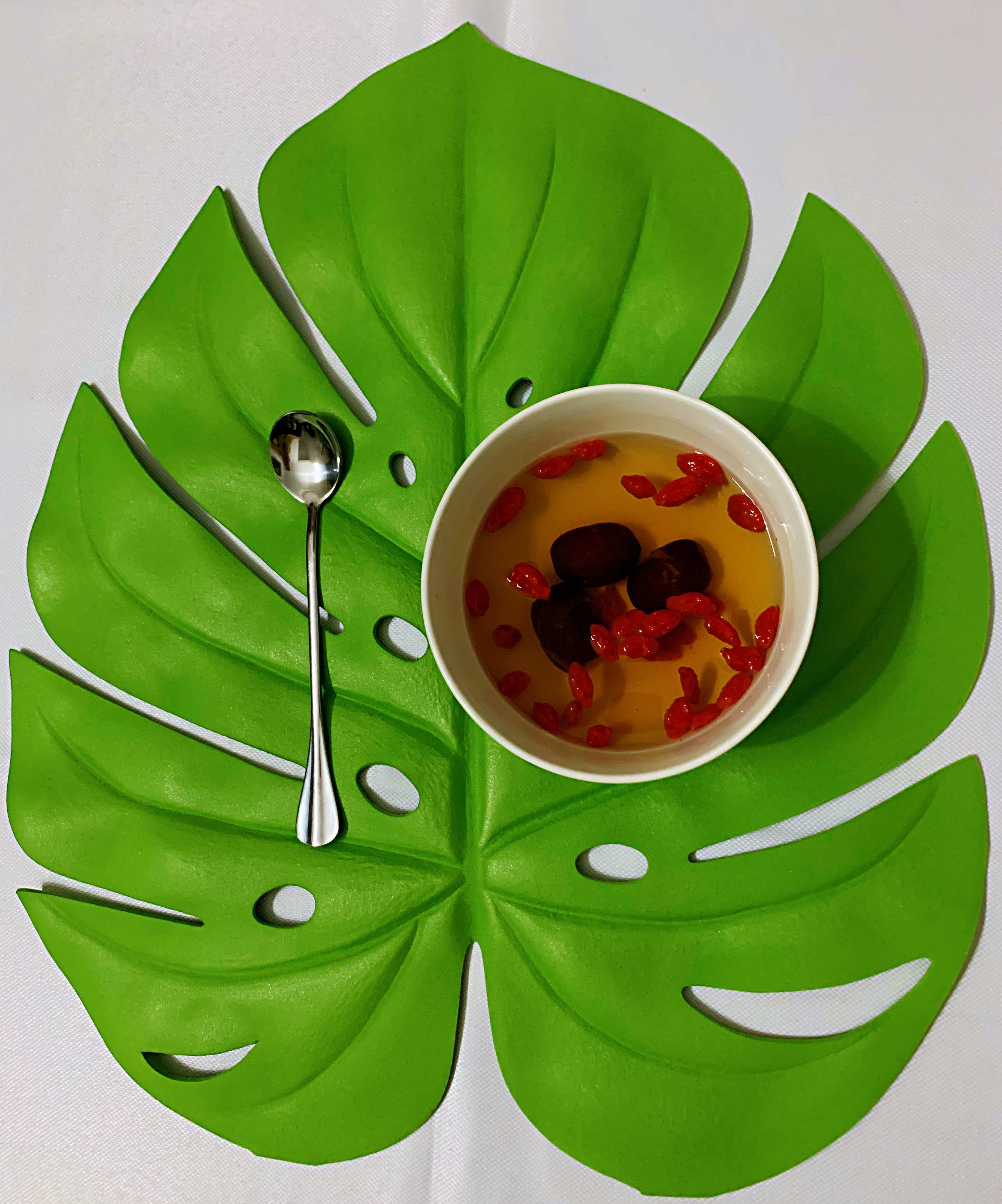 Simulated placemats, green leaf 🍃 simulated placemats, PVC foam placemats, irregular placemats details Picture