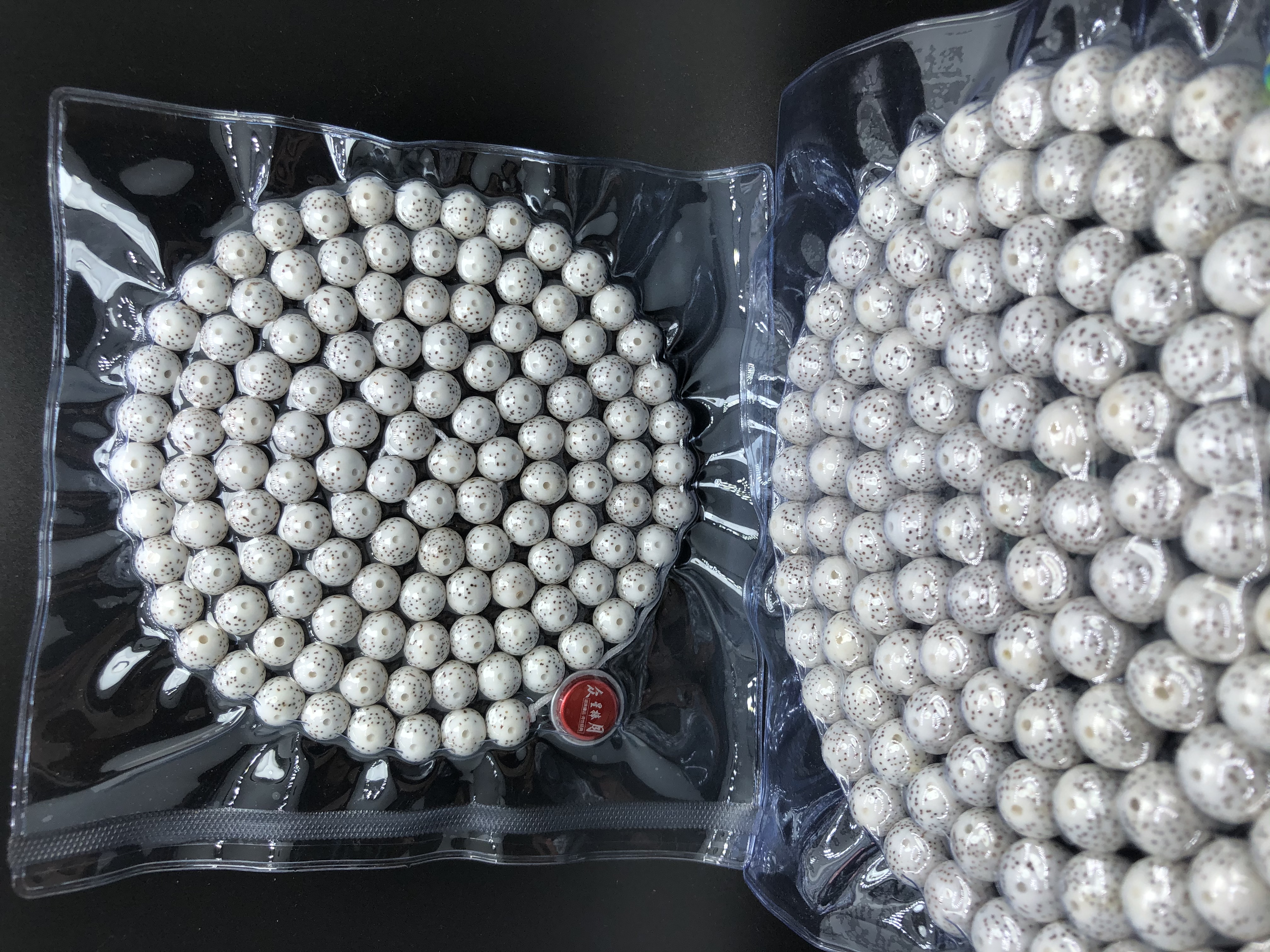 天然星月菩提籽108*1.0文玩佛珠：义乌国际商贸城一期三楼D区8091店