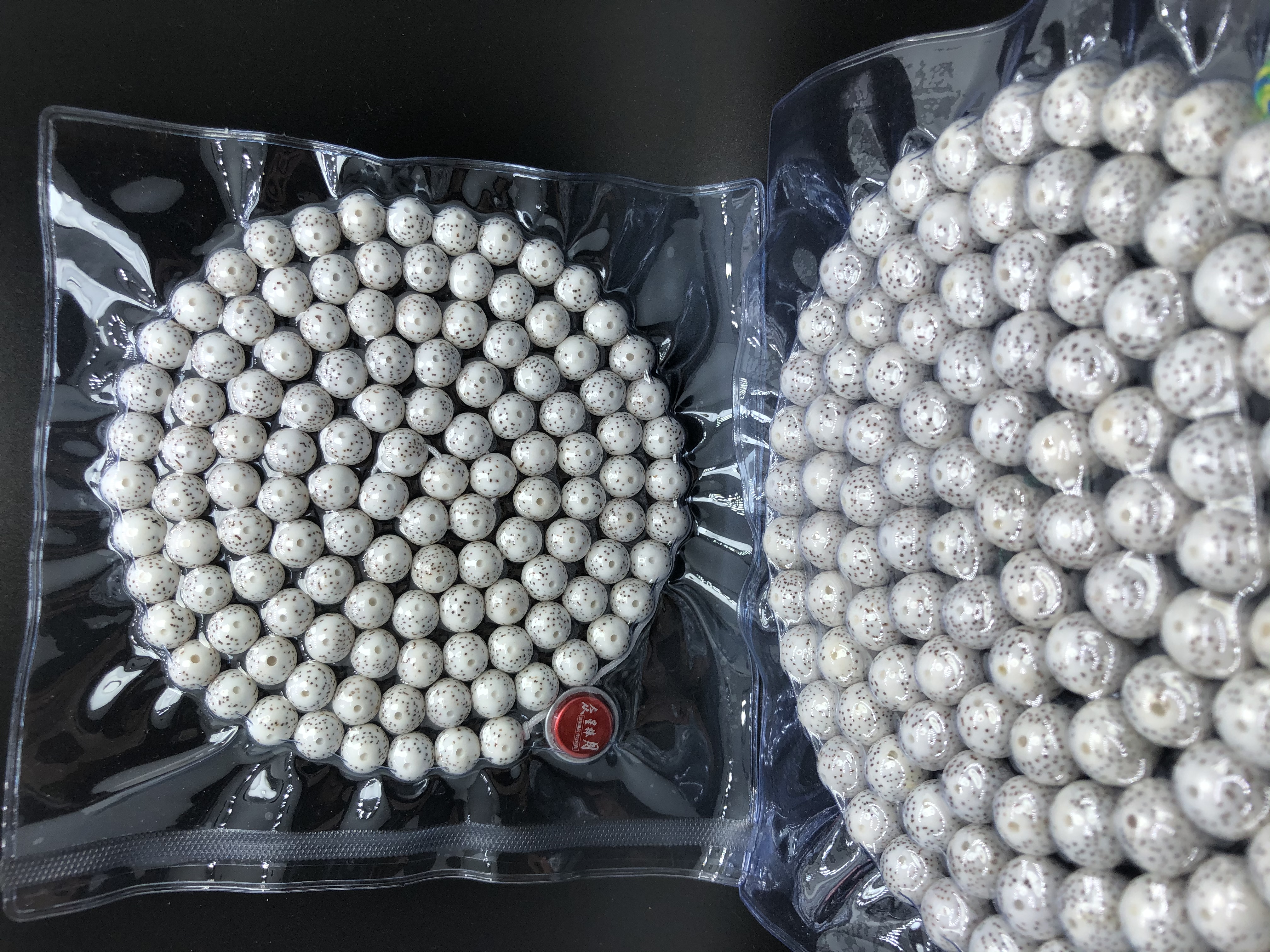 天然星月菩提籽108*1.0文玩佛珠：义乌国际商贸城一期三楼D区8091店