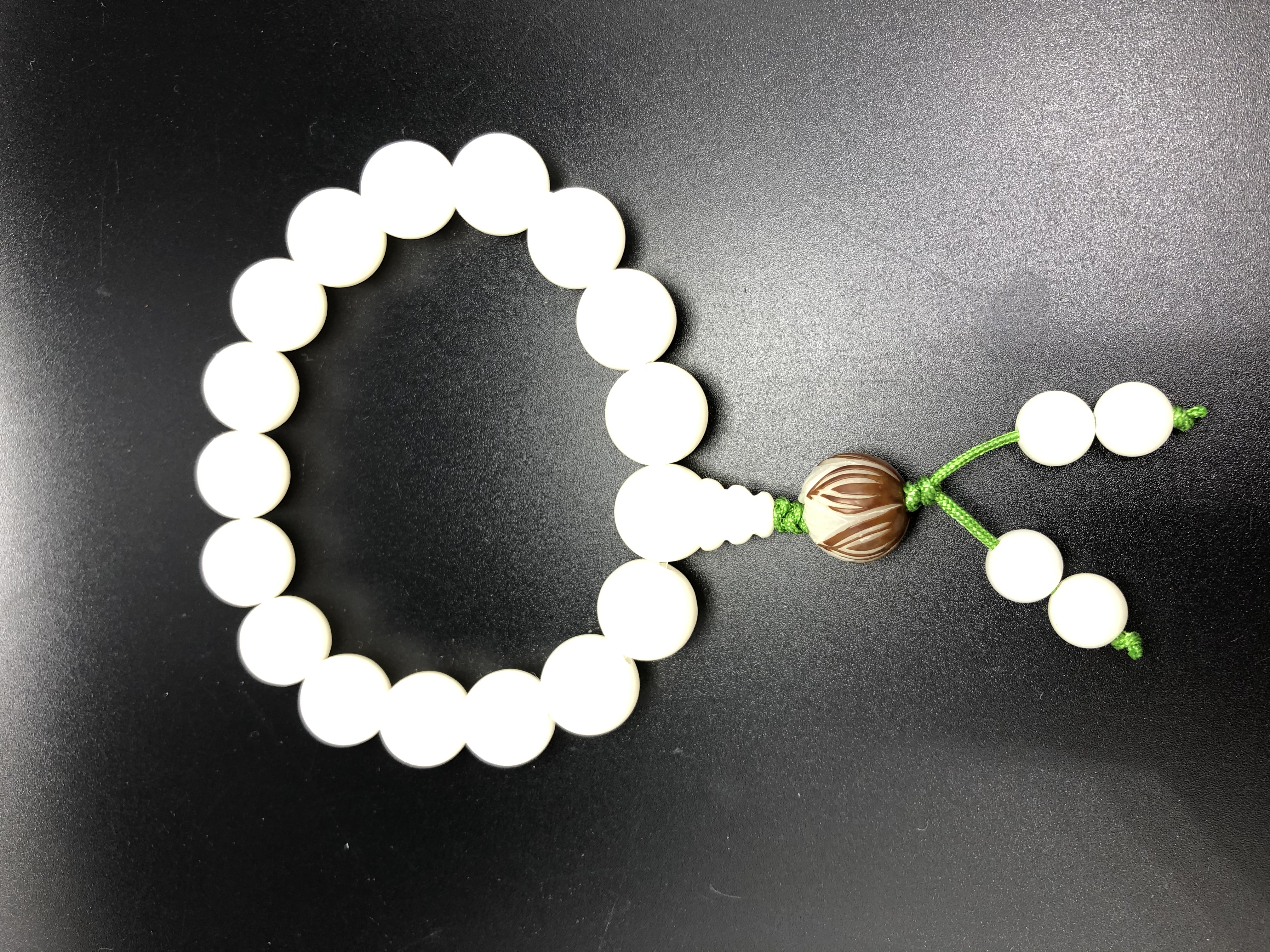 白菩提根/莲花/文玩佛珠白底实物图